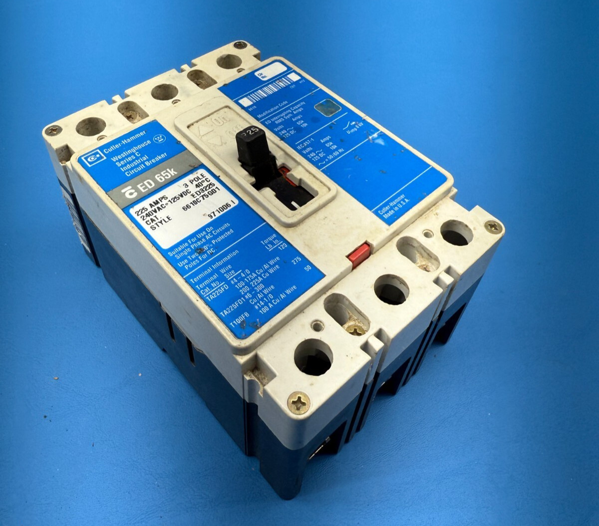 Cutler-Hammer ED3225 Westinghouse 3-Pole 240VAC Industrial Circuit Breaker