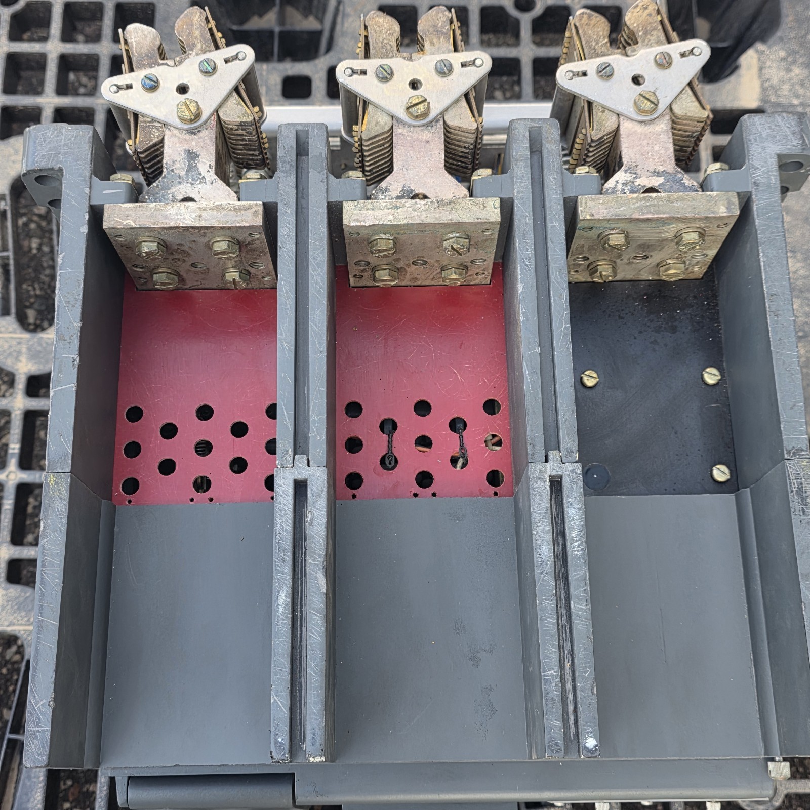 Westinghouse SPB100 1600A 3-Pole Systems Pow-R-Breaker Power Circuit Breaker