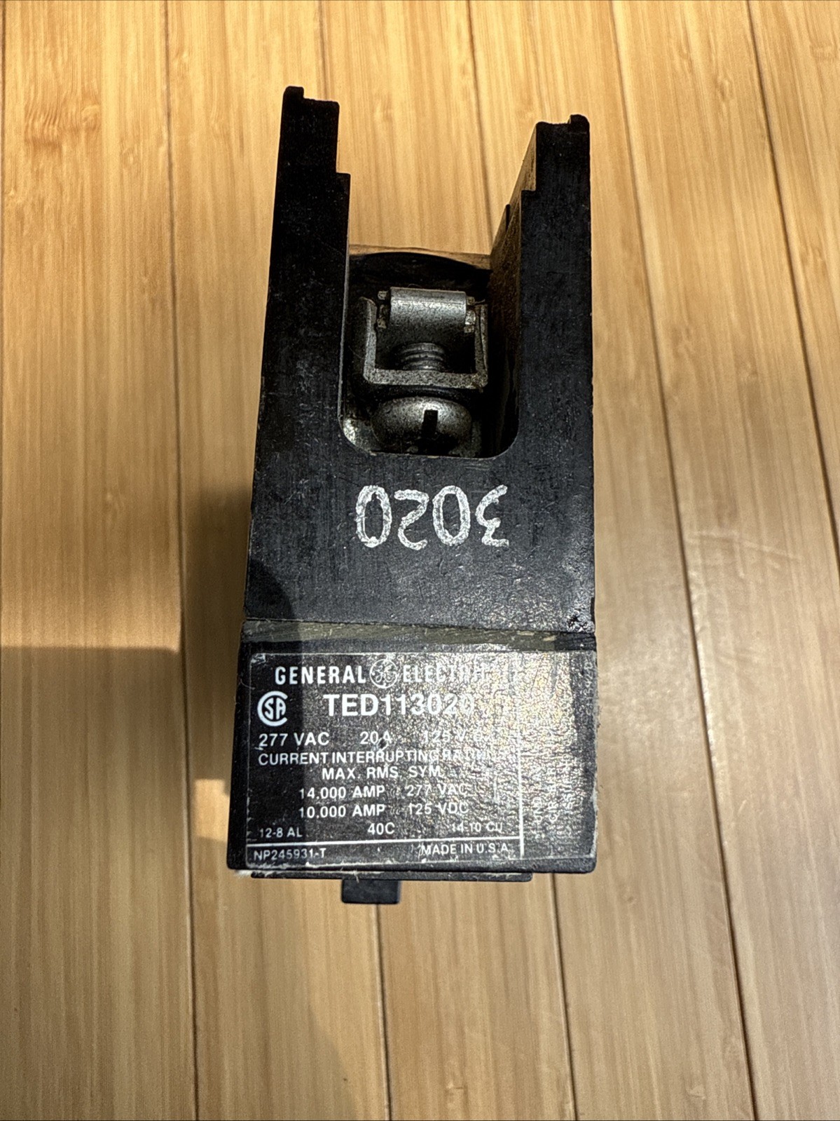 General Electric GE Circuit Breaker TED113030 227 VAC 30A 125 VDC Black