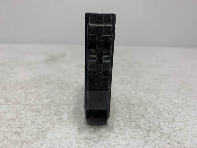 Square D QO2020 Tandem Circuit Breaker 20A 120/240V