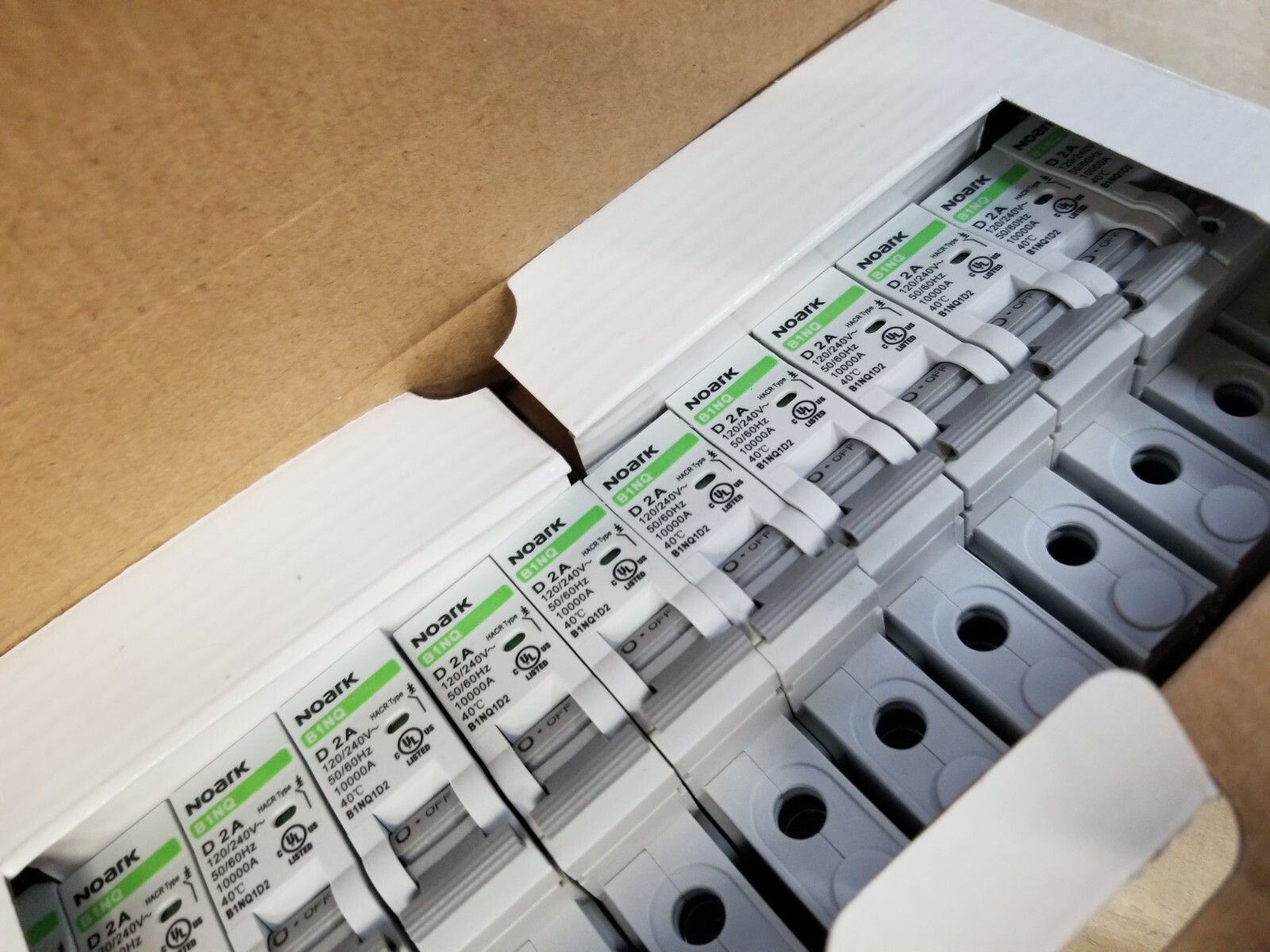 Lot of 12 – Noark B1NQ1D2 Miniature Circuit Breakers 120/240V 50/60Hz 10,000A