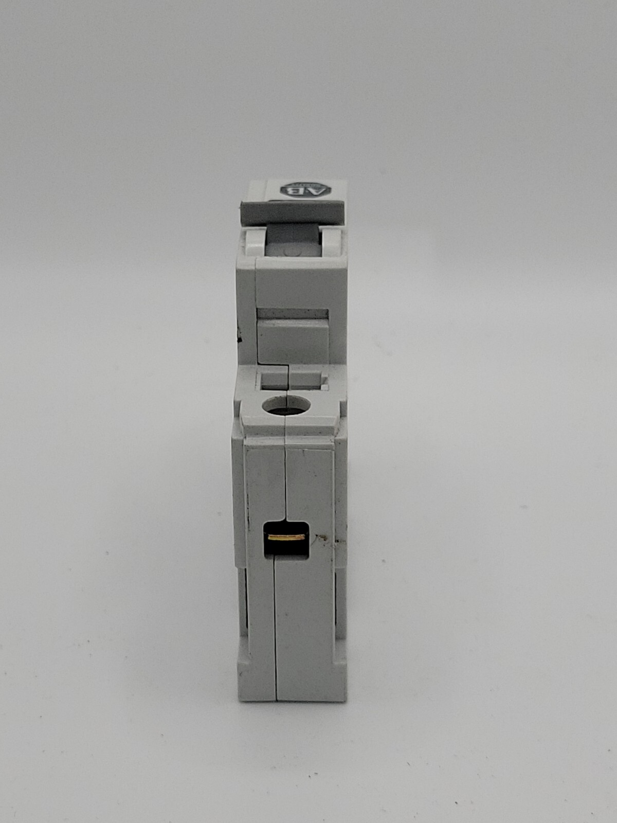 1pc, ALLEN BRADLEY, 1492-CB1-G300, G300, 30A, CIRCUIT BREAKER, 277VAC (2C7)