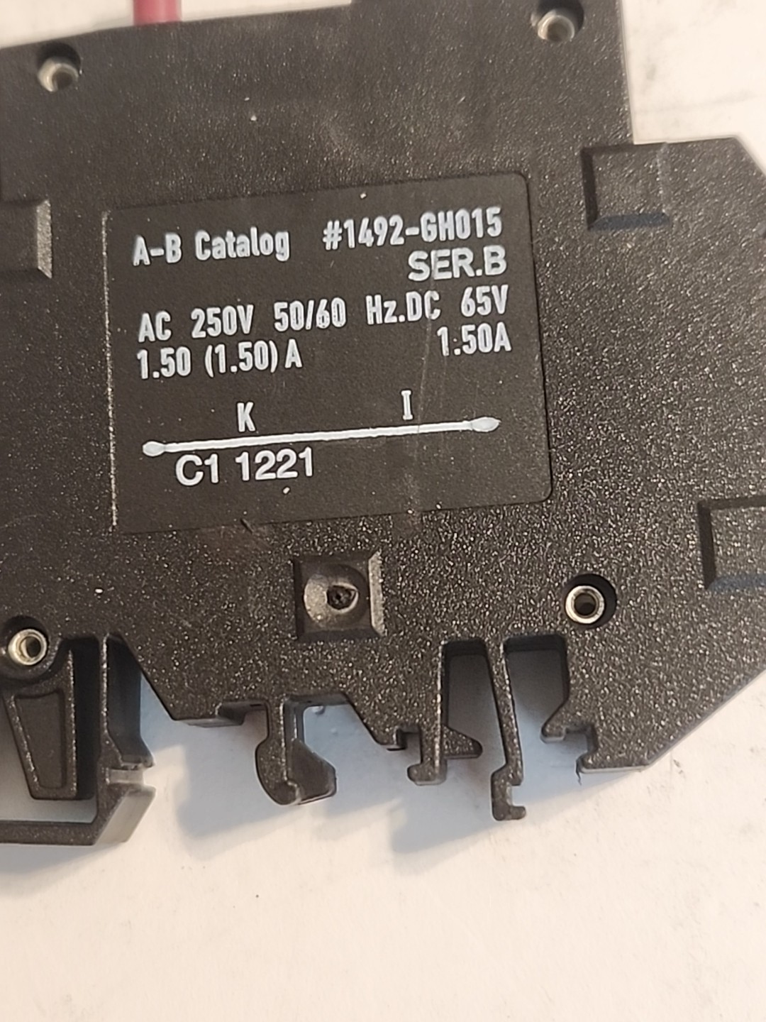 ALLEN BRADLEY 1492-GH015 MINIATURE CIRCUIT BREAKER 1.50A 250VAC 1 POLE