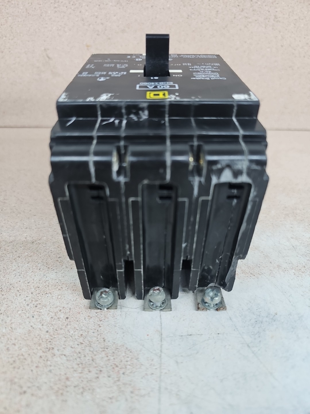 Square D EDB34060 60 Amp 3 Pole 277/480V EDB Circuit Breaker Bolt on See pics