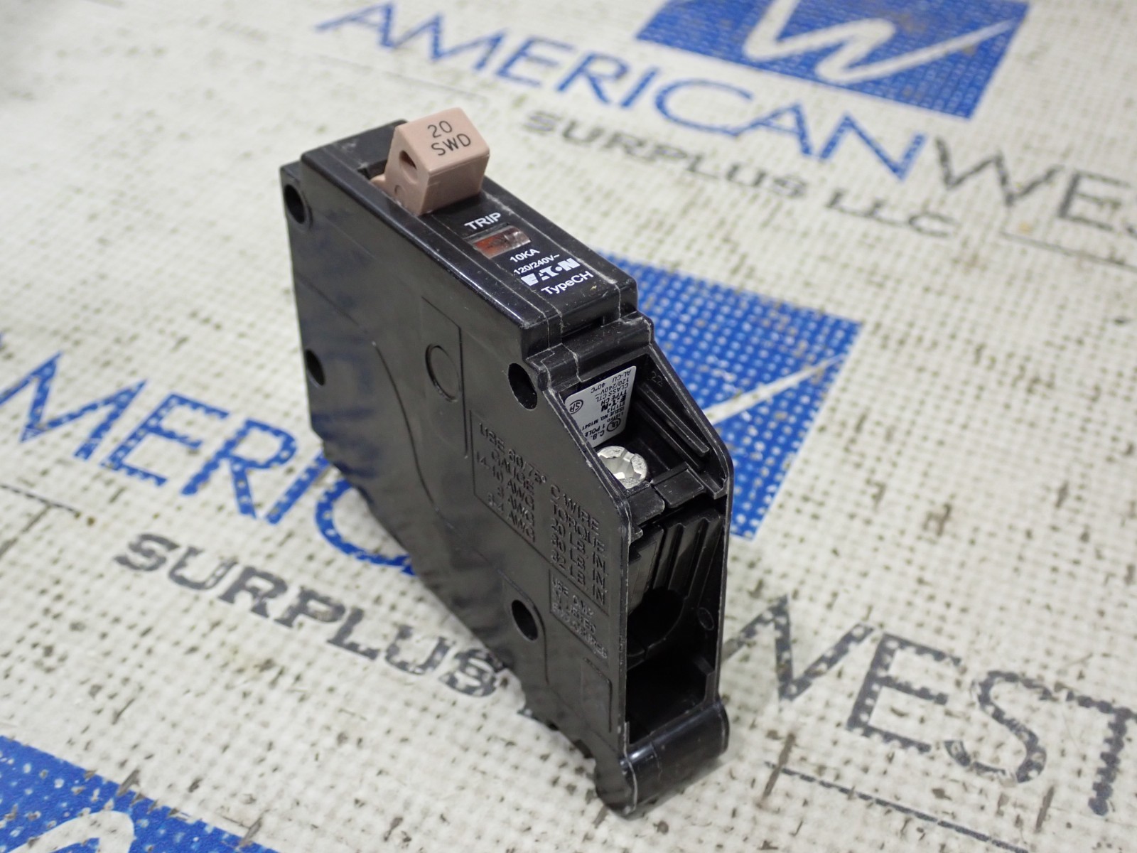 New Eaton CHF120 Single Pole 20 Amp 120/240 Volt Circuit Breaker Box of 10