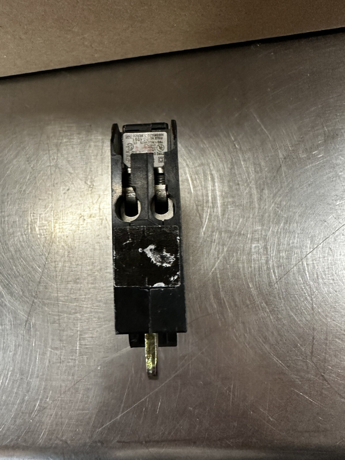 SQUARE D QOT1515 2 POLE TANDEM 15-15AMP 120/240V CIRCUIT BREAKER WITH HOOK