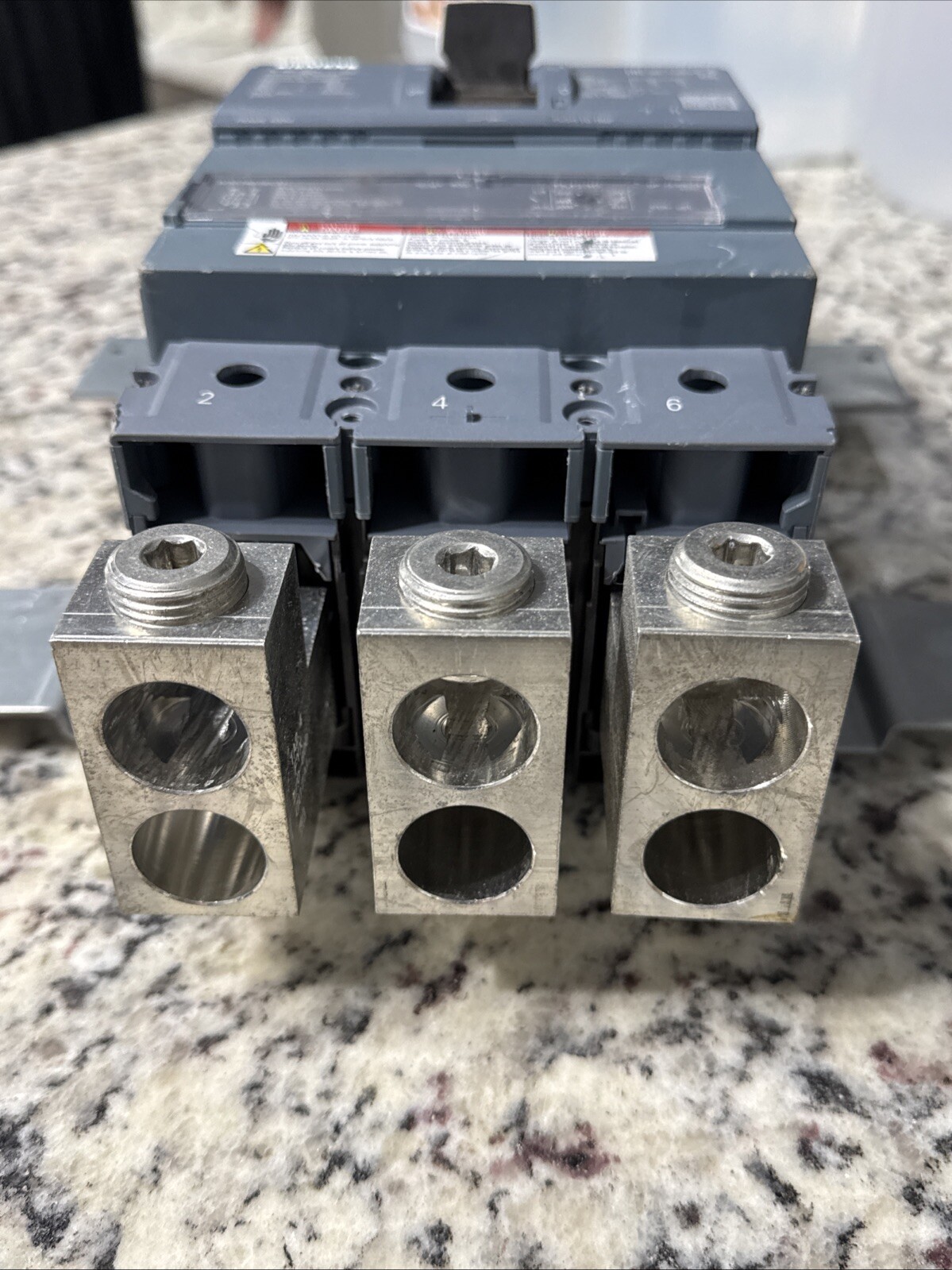3VA5340-5EC31-0AA0 SIEMENS 3 POLE 400A 600 VOLT CIRCUIT BREAKER