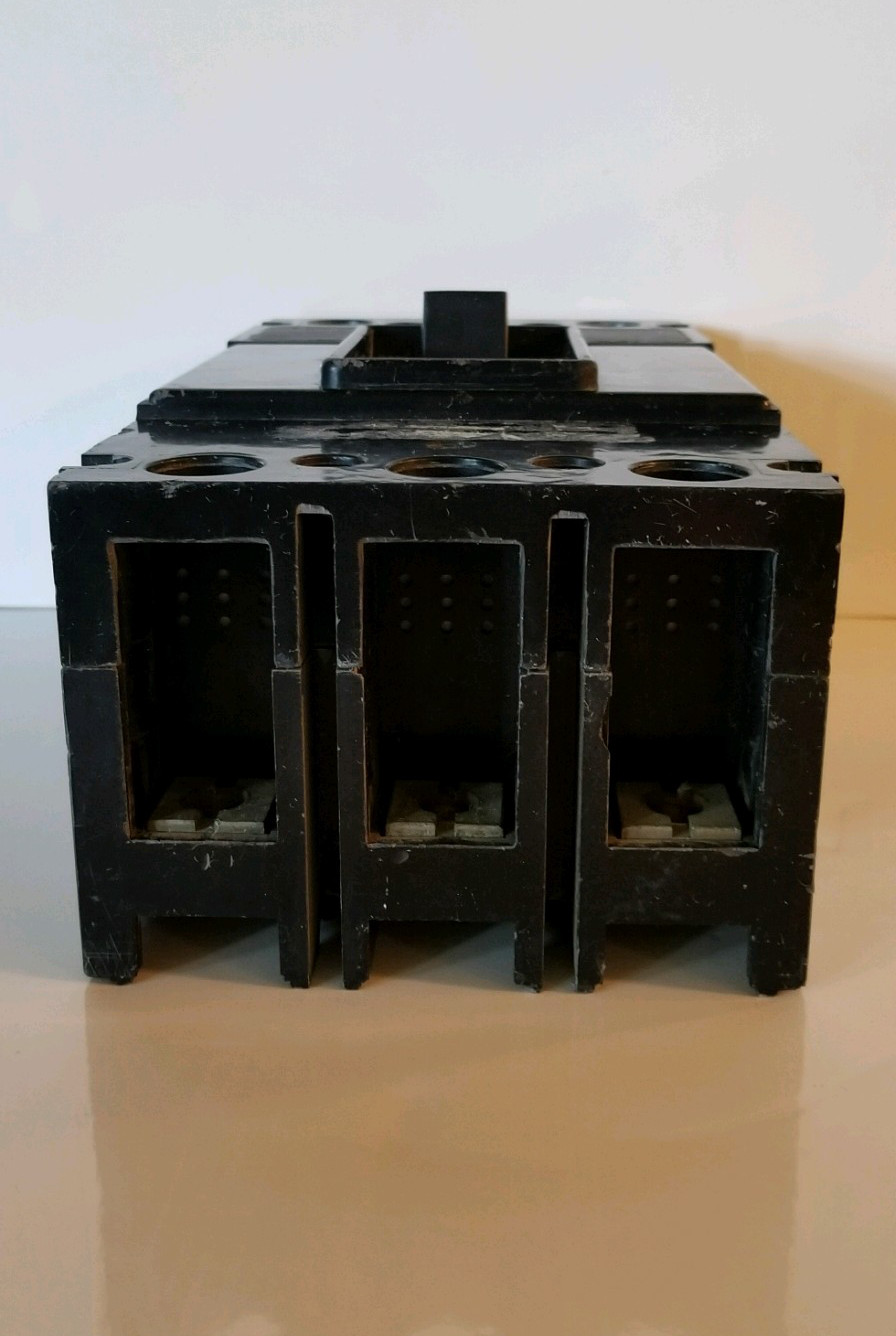 Westinghouse #DA3300 Circuit Breaker 300 Amps 3-Pole 240 Vac