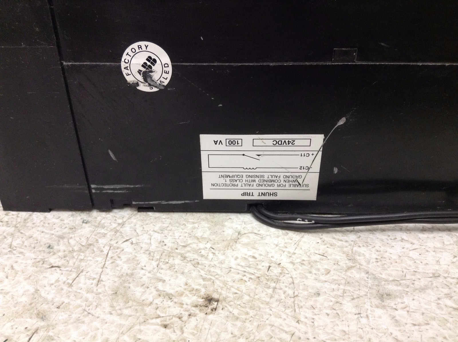 ABB UXAB 718530 R 999 JS aS 300 Amp 600 VAC 3 P Circuit Breaker UXAB718530R999
