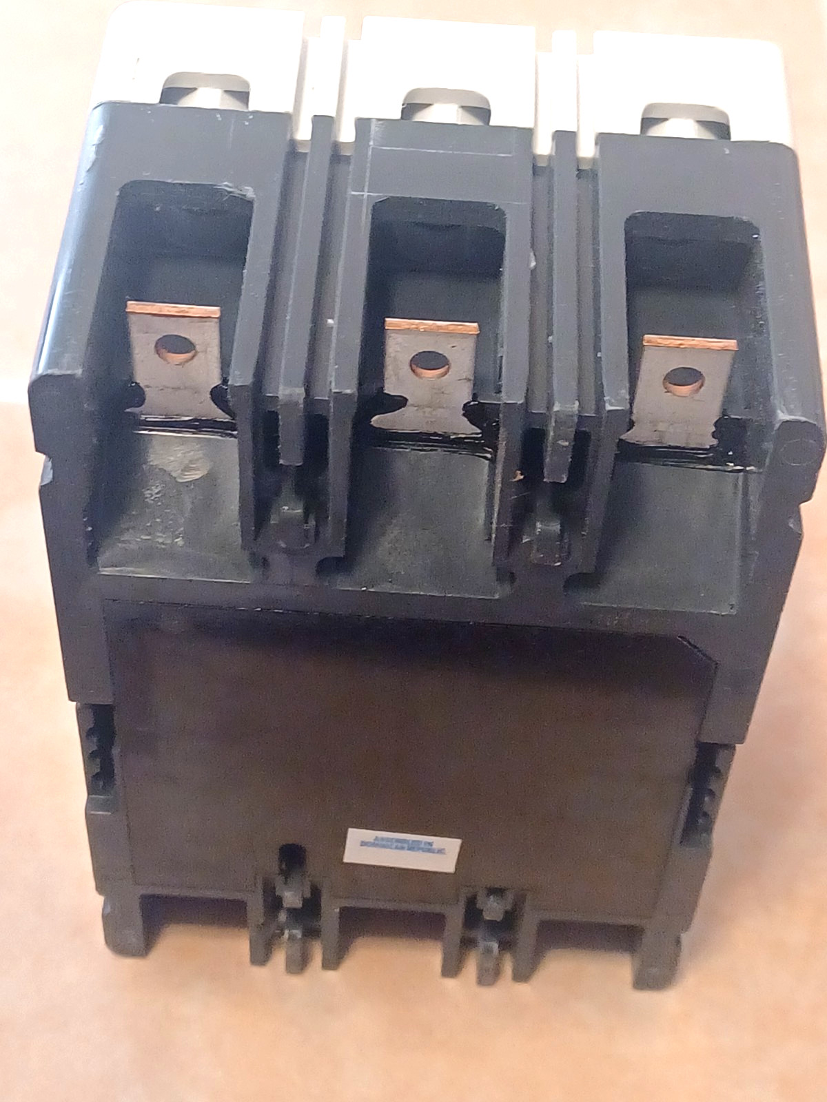 Cutler Hammer Eaton EHD3070 3 Pole 70 Amp 480Vac Circuit Breaker