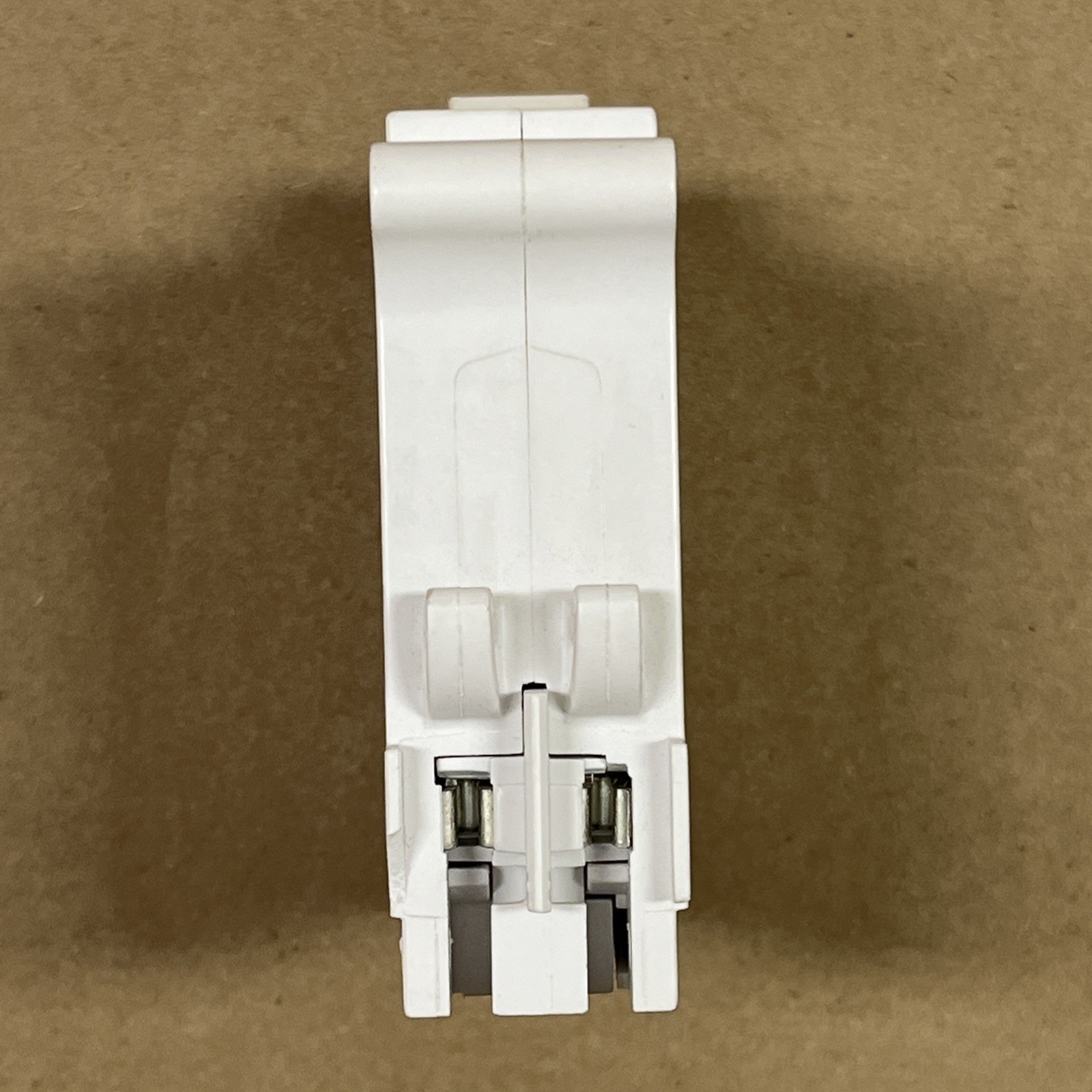 Leviton LB120-T White 20A 1-Pole Plug-On Standard Circuit Breaker CHIPPED