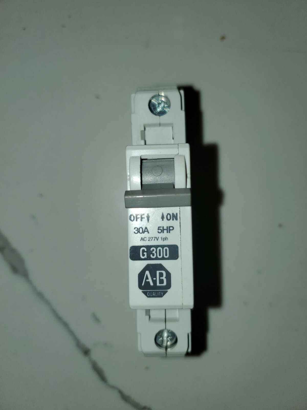 New ALLEN BRADLEY 1492-CB1G300 CIRCUIT BREAKER 30A 1P 277V