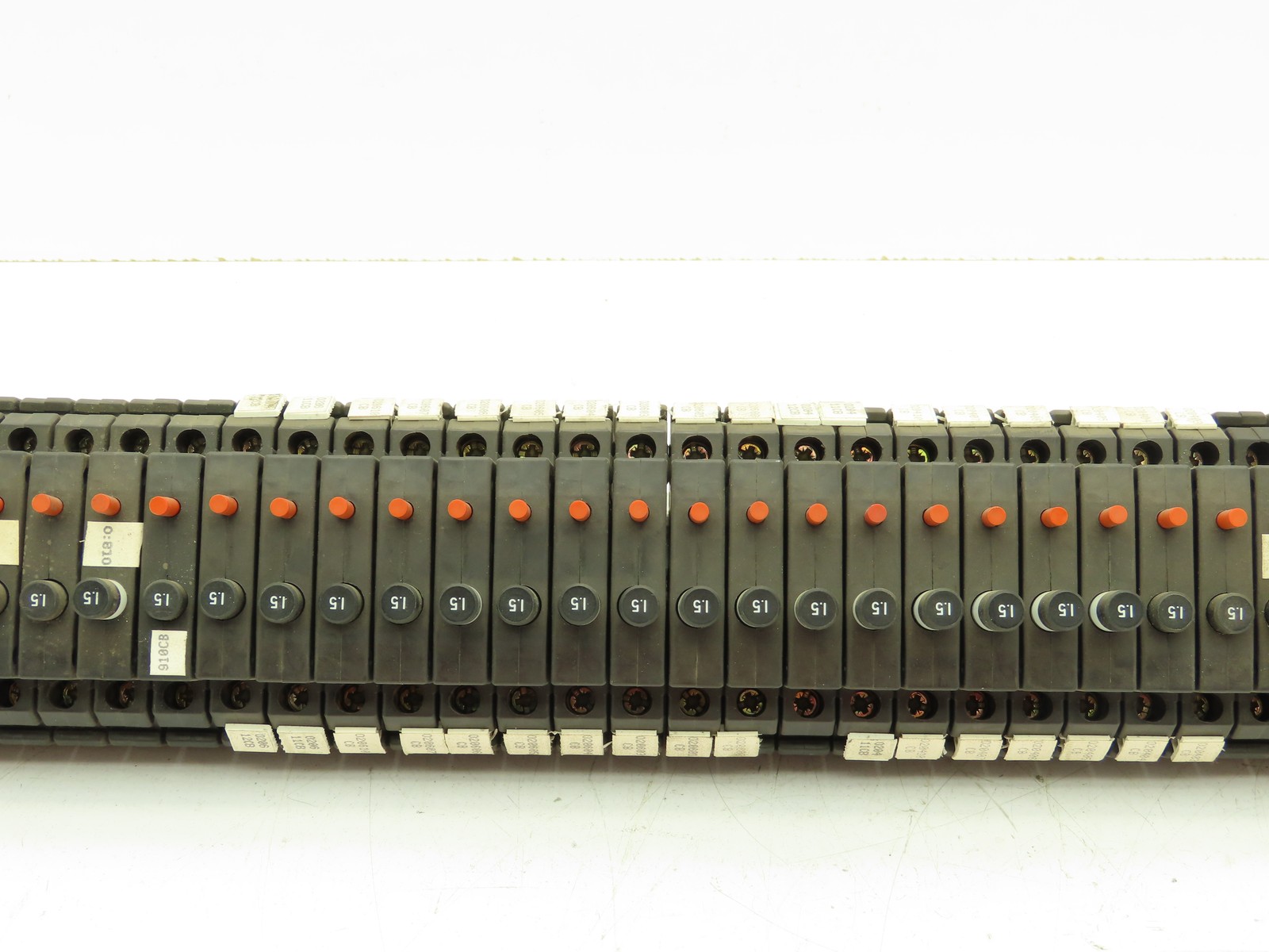Allen Bradley 1492-GH015 Din Rail 1.5A Circuit Breaker Ser B 250V Lot of 64