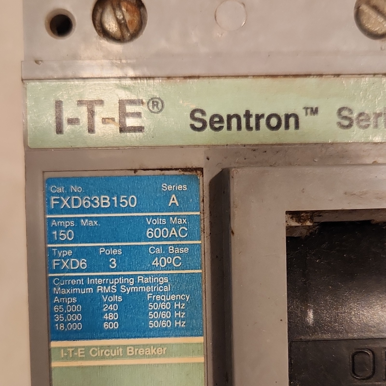 Siemens FXD63B150 150A 3-Pole Circuit Breaker 600V AC Push to Trip Box Lugs