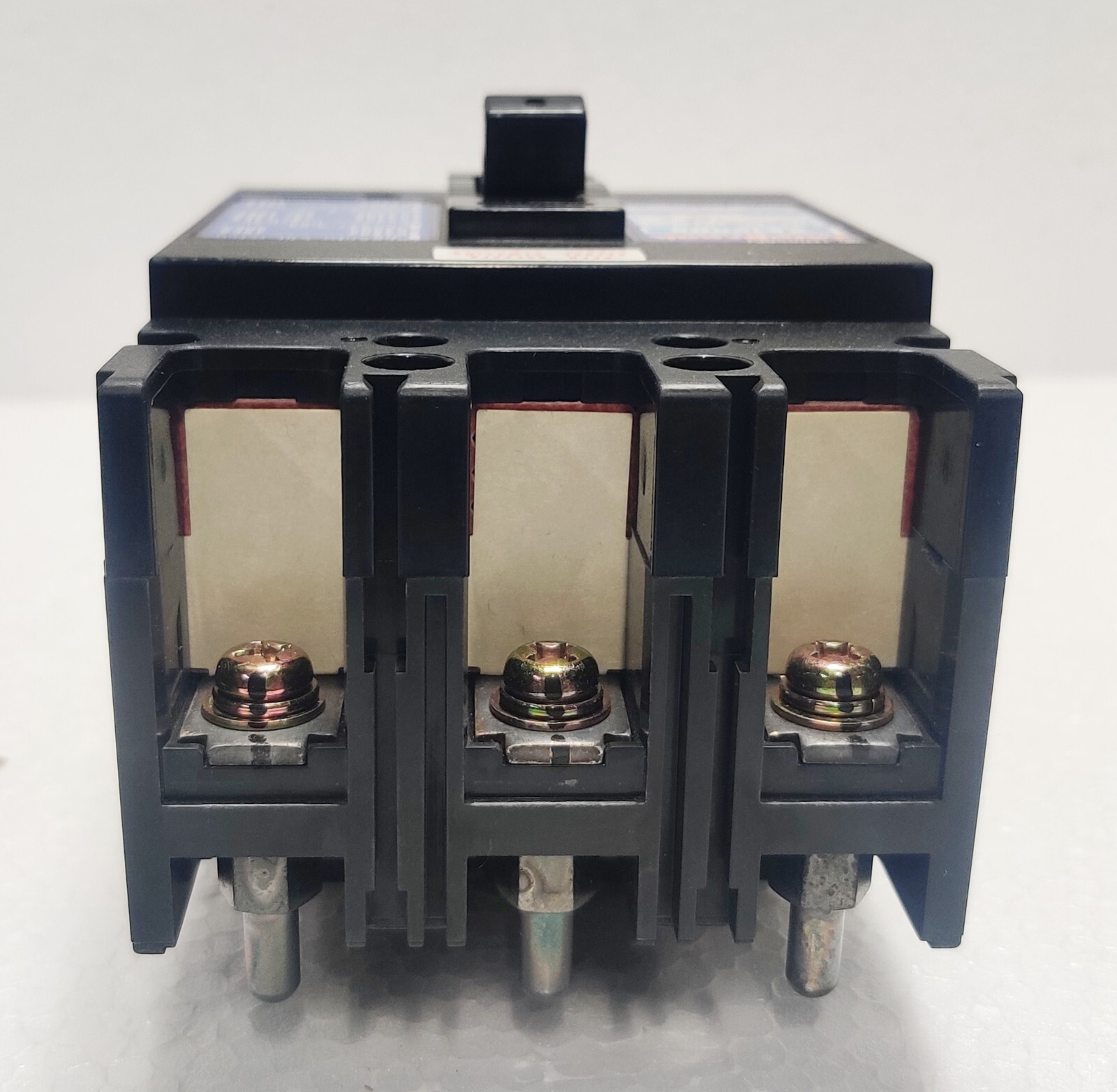 Terasaki Tembreak Circuit Breaker XS100NB AC690V 50-60Hz 15A