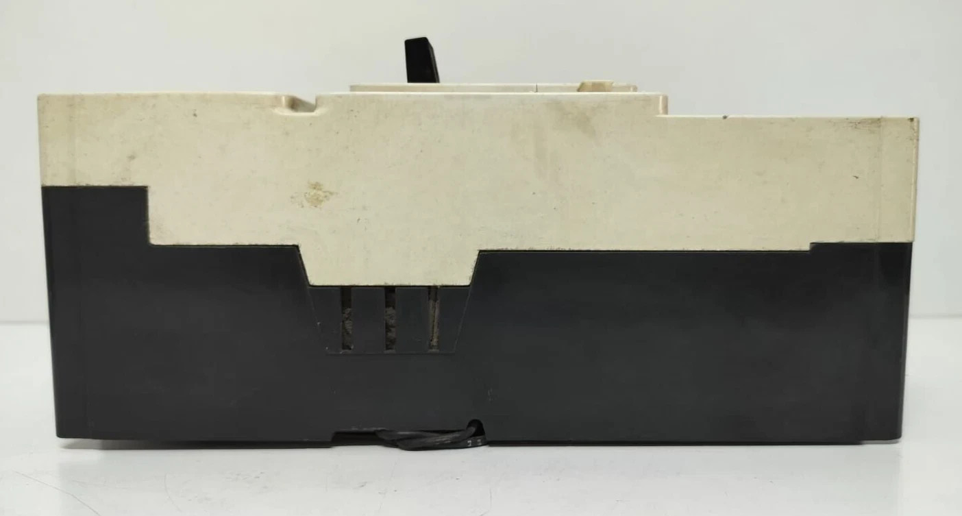 SIEMENS 3VF 3 POLE 250 AMPS CIRCUIT BREAKER 3VF4211-5BM3-1PB1