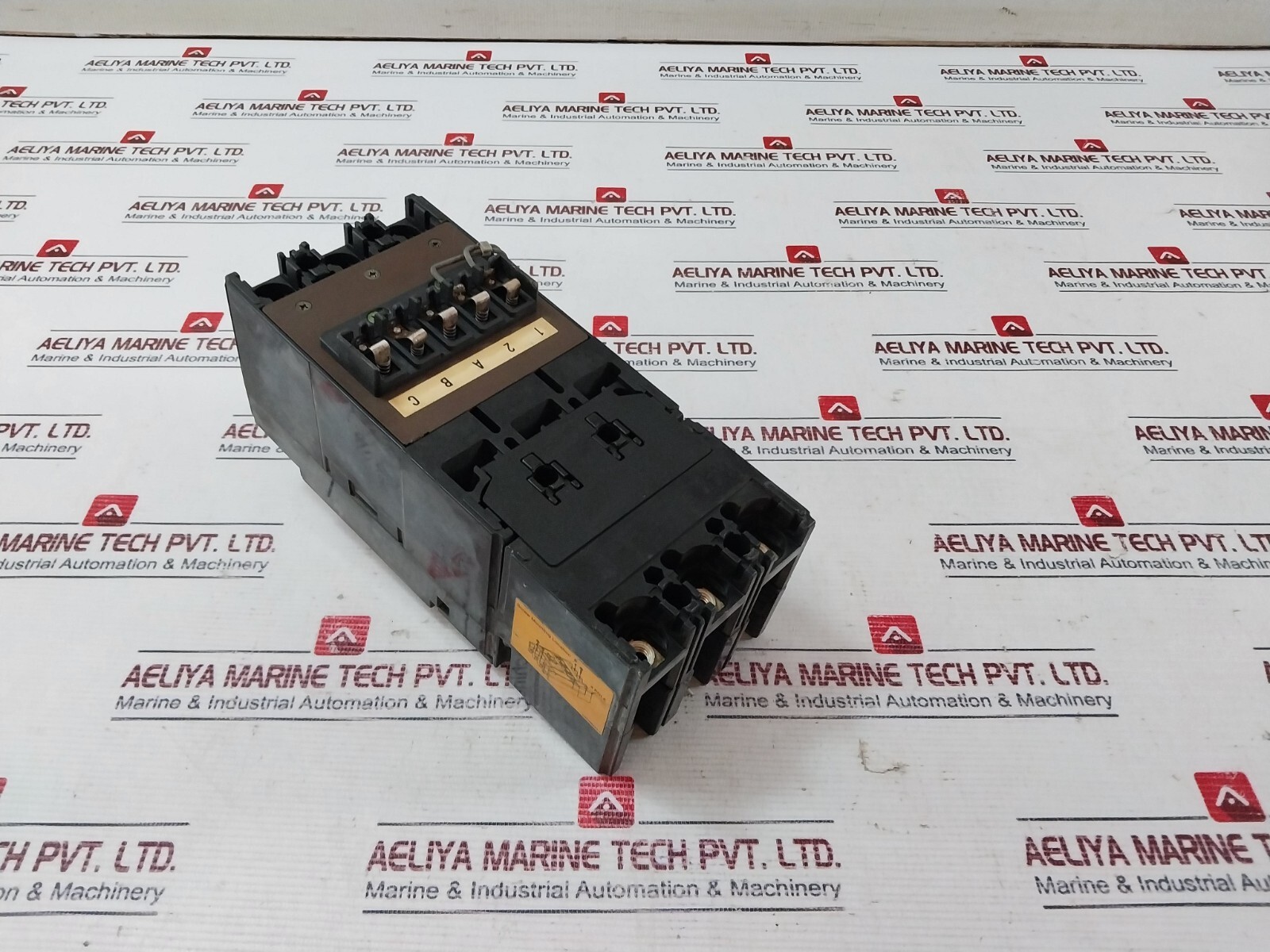 Mitsubishi Electric NF100-UR No-Fuse Breaker AC 380-450V 50-60Hz