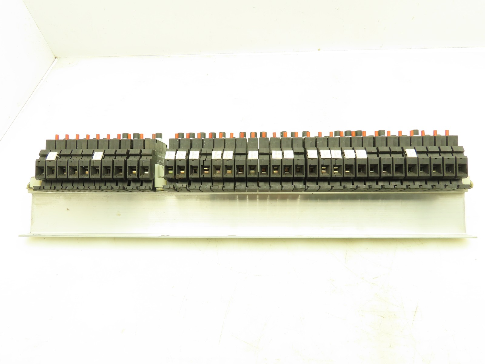 Allen Bradley 1492-GH015 Din Rail 1.5A Circuit Breaker Ser B 250V Lot of 35