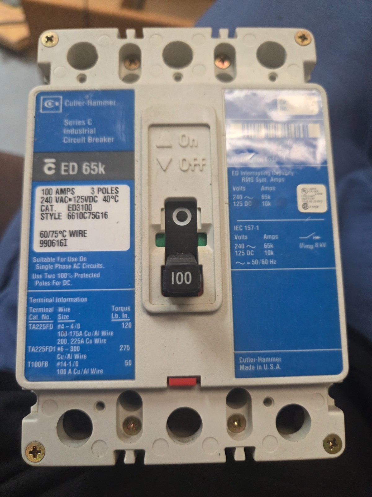 🤪 CUTLER HAMMER 100 AMP CIRCUIT BREAKER 240 VAC 3 POLE ED3100