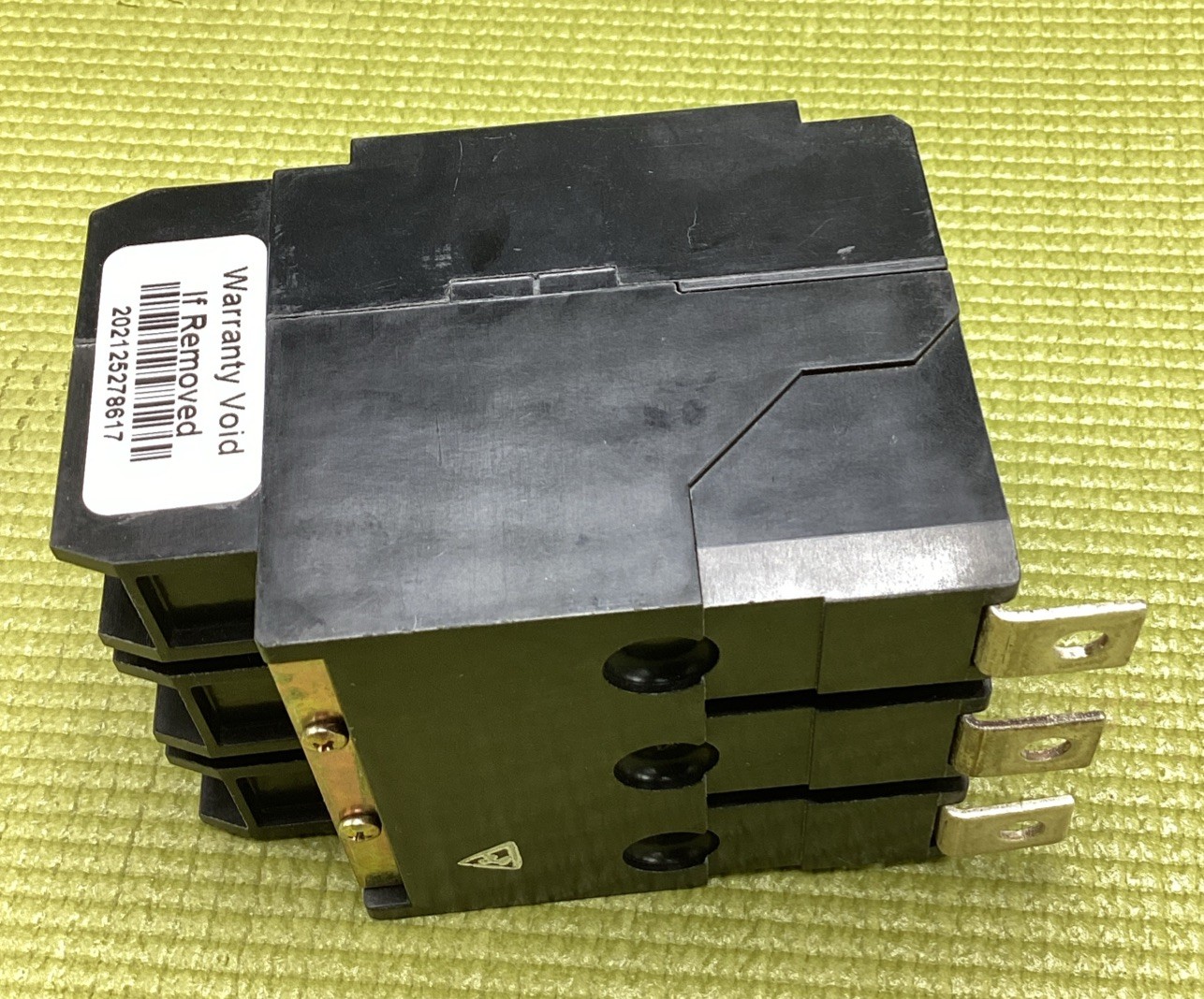 New Circuit Breaker Eaton Cutler Hammer GHB3100 100 Amp 3 Pole 277/480 Bolt On