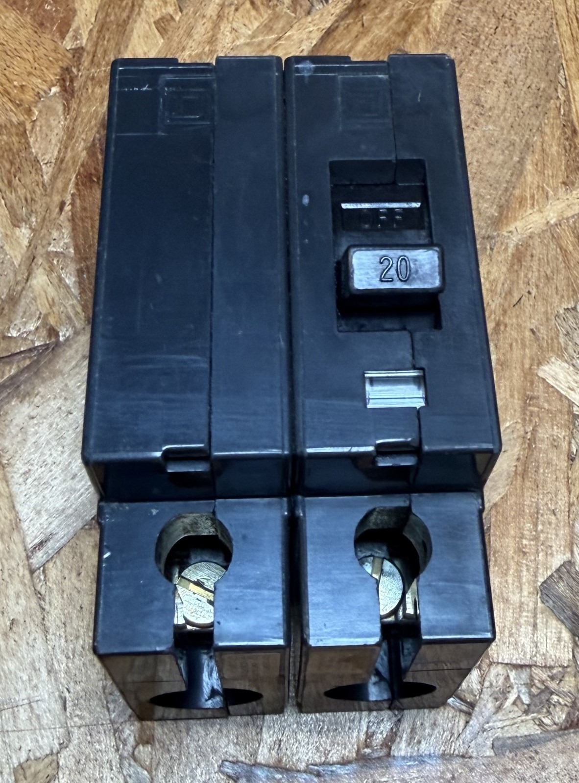 Square D EH24020 Circuit Breaker