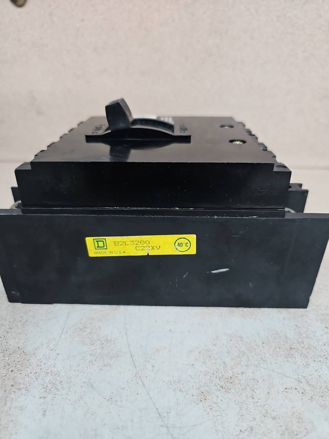 Square D – Q2L3200 – 200 Amp, 240 Volt, 3 Pole, 10K, Circuit Breaker