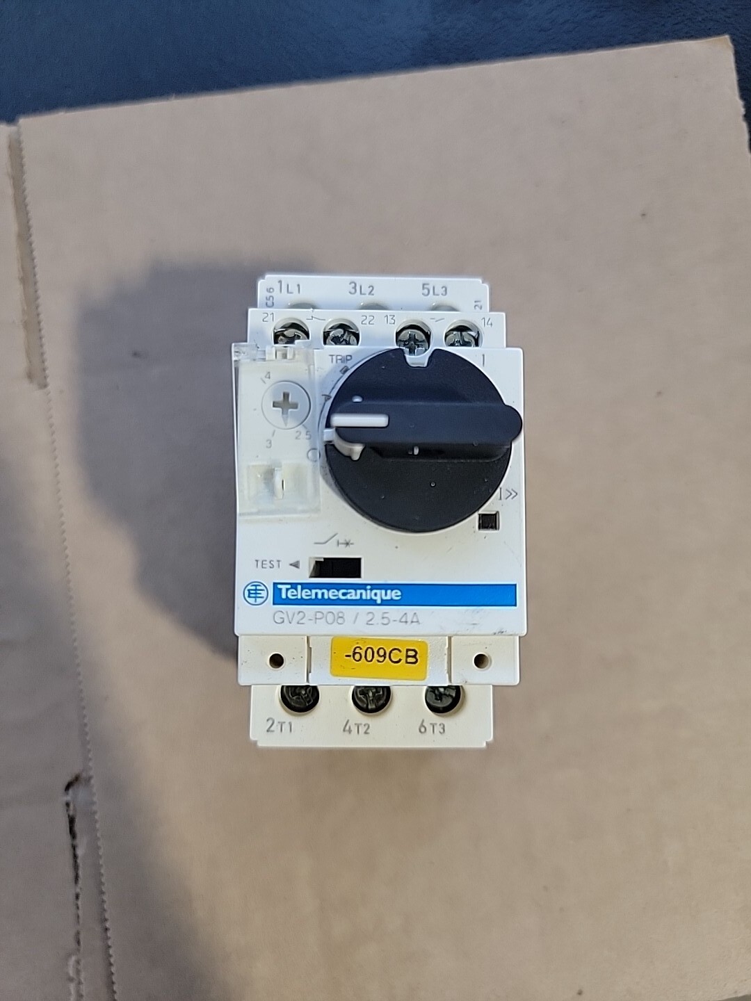 Schneider Telemecanique GV2-P08 Circuit Breaker Motor 120-600VAC 2.5-4A 3 Pole