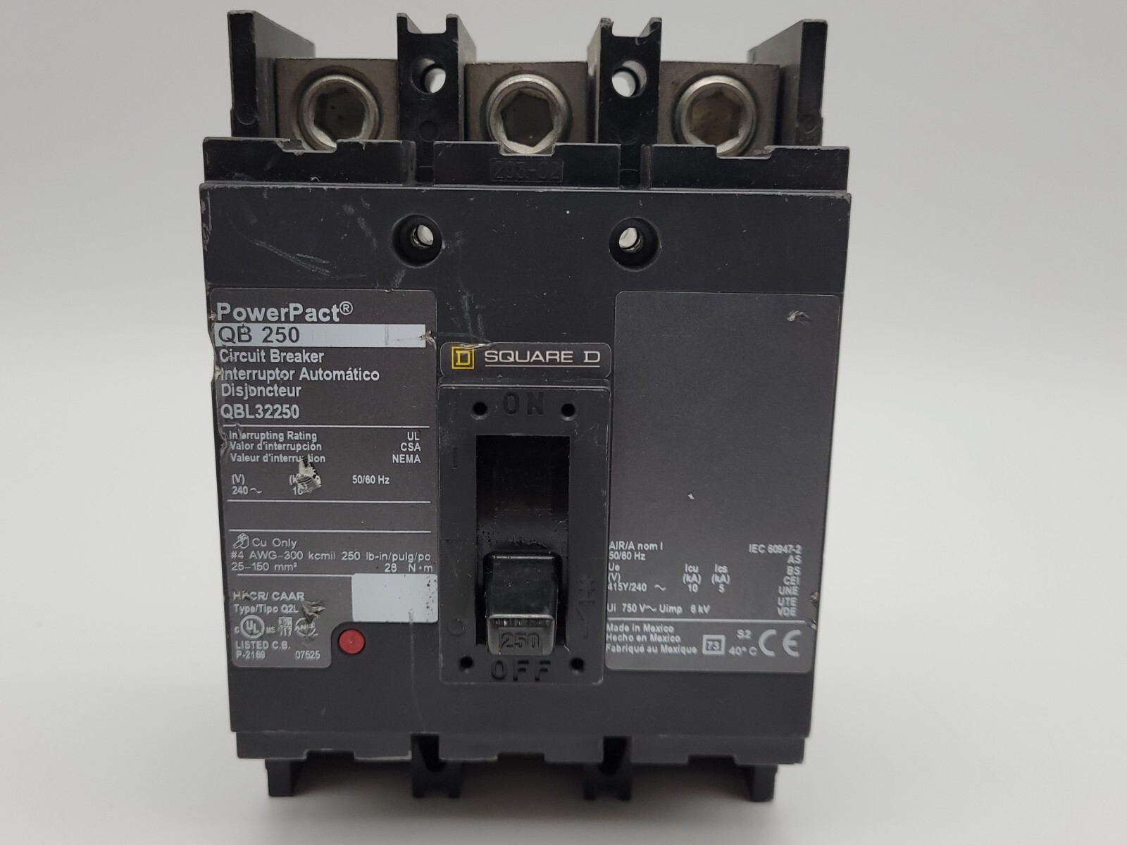 Square D QBL32250 PowerPact Feed-Thru Circuit Breaker 250A 240VAC 3P 3PH QB250