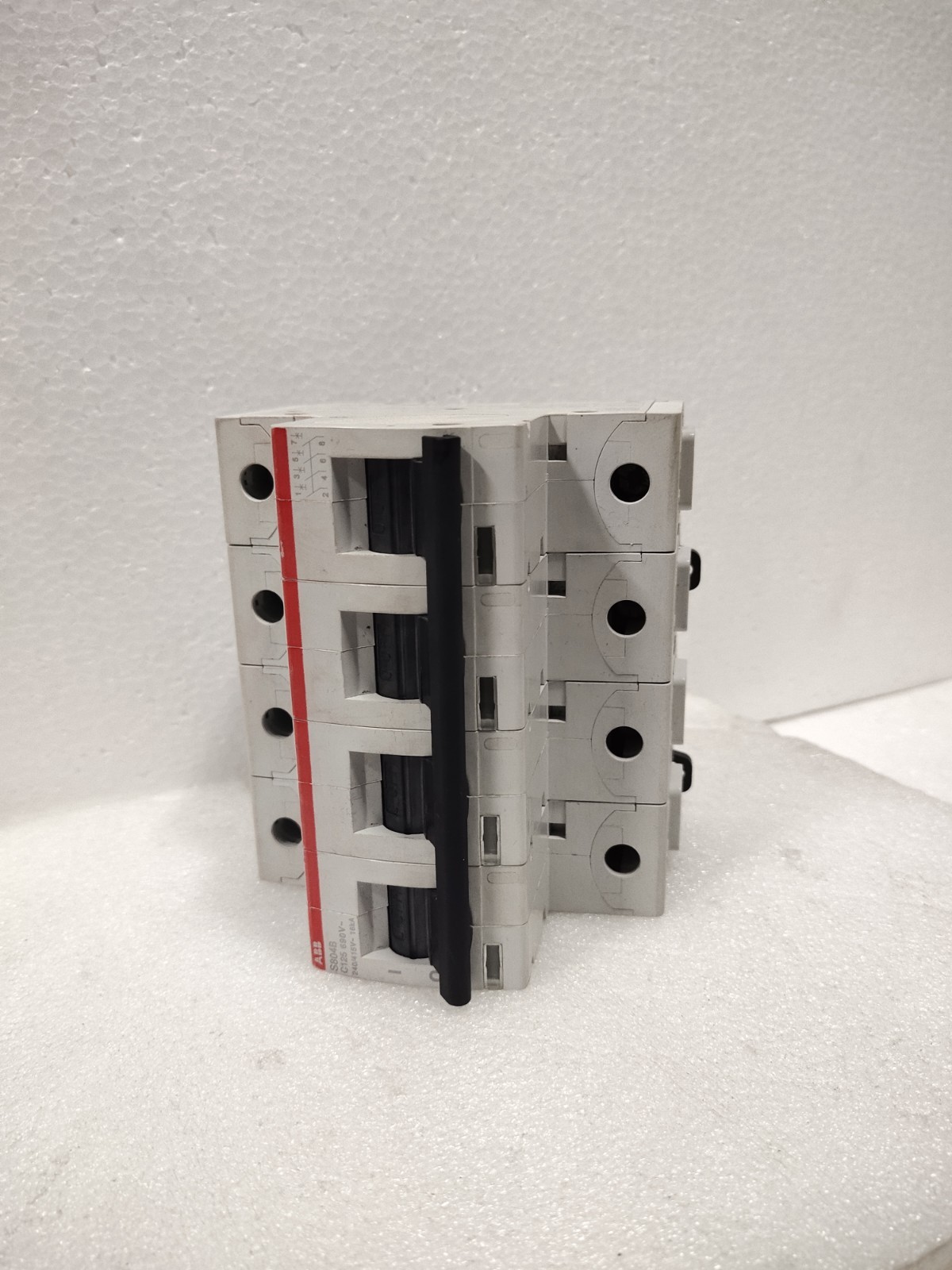 ABB S804B-C125/2CCS814001R0844 4 POLE CIRCUIT BREAKER MADE IN SWITZERLAND