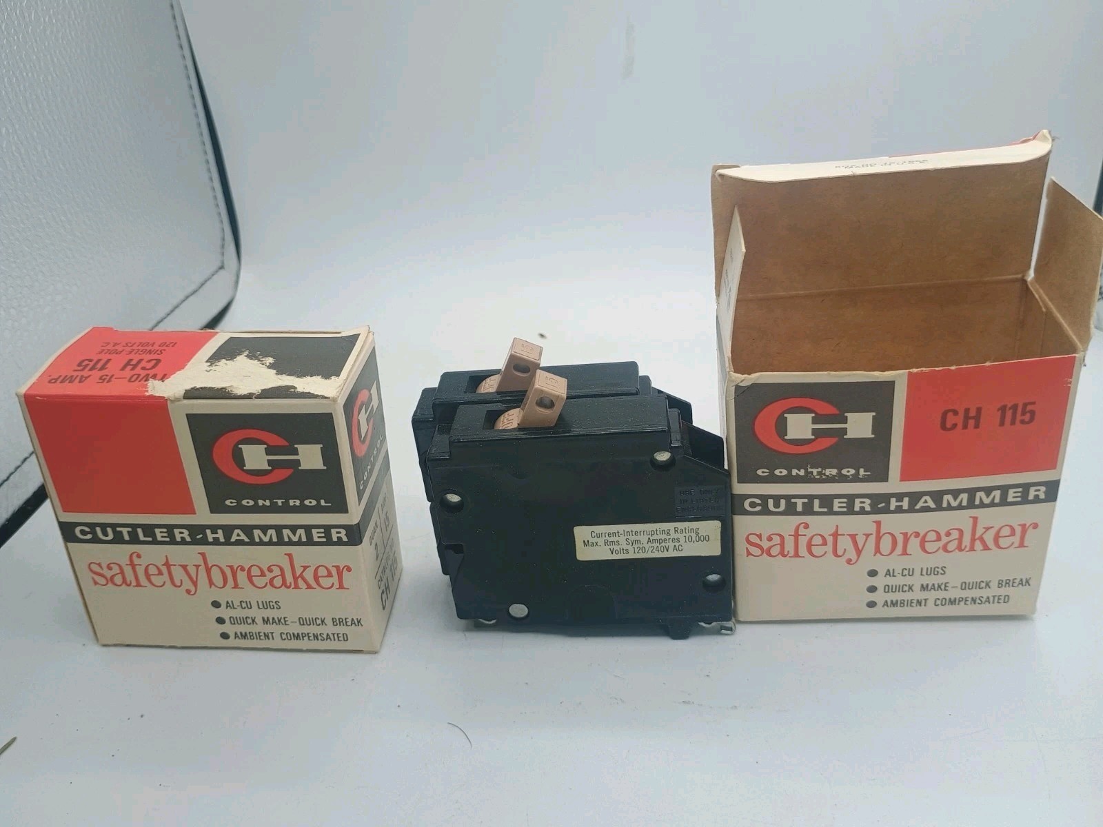 4 NEW CH115 Cutler Hammer Type CH 1 Pole 15 Amp 120V HALF NOTCH METAL FOOT
