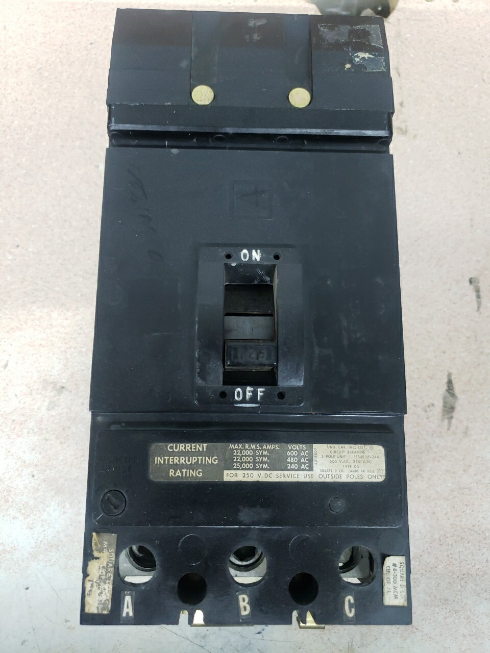SQUARE D KA36125 3POLE 125AMP 600VAC I-Line style plug in CHIPPED