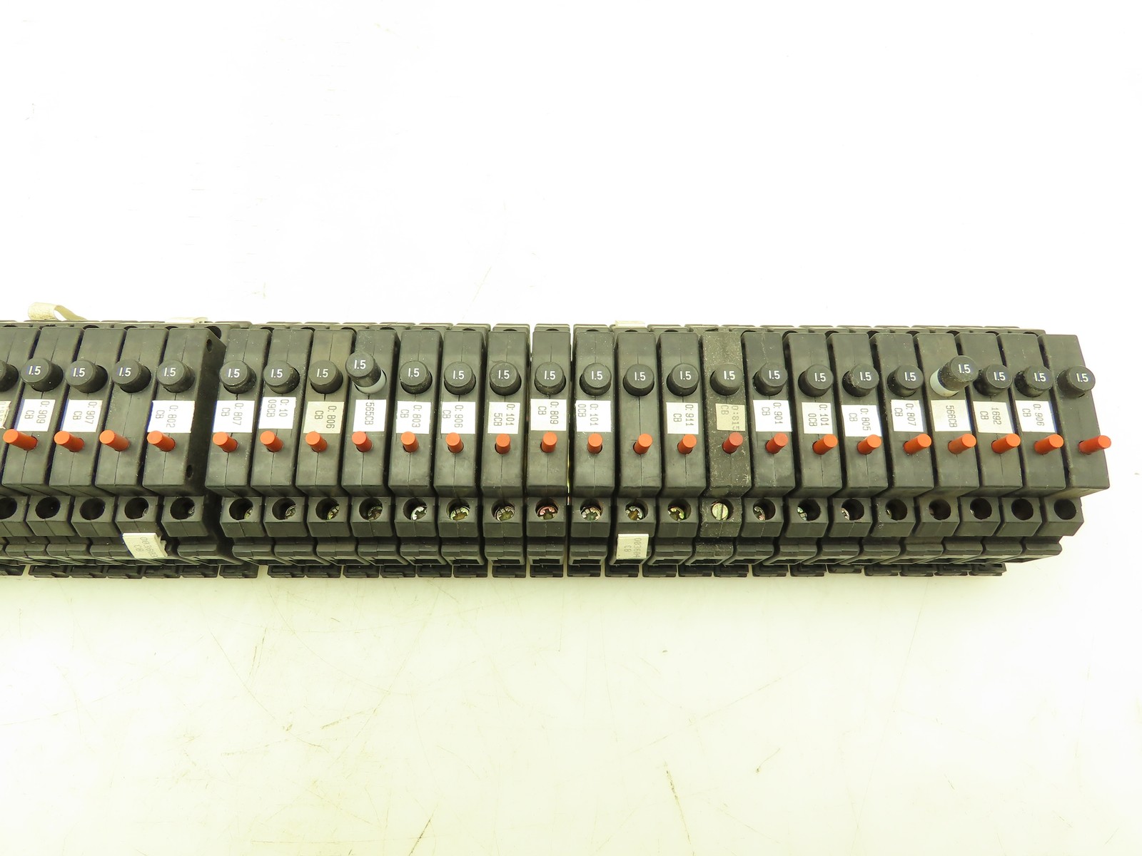 Allen Bradley 1492-GH015 Din Rail 1.5A Circuit Breaker Ser B 250V Lot of 50