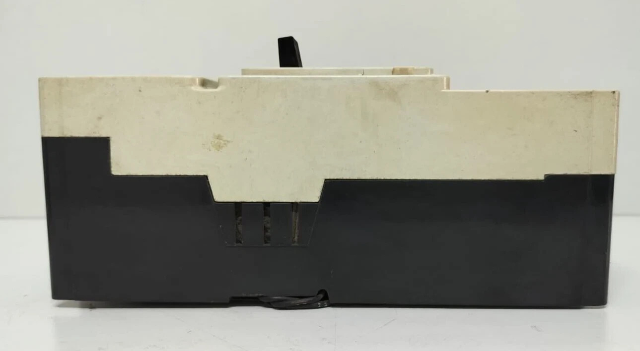 SIEMENS 3VF 3 POLE 250 AMPS CIRCUIT BREAKER 3VF4211-5BM3-1PB1