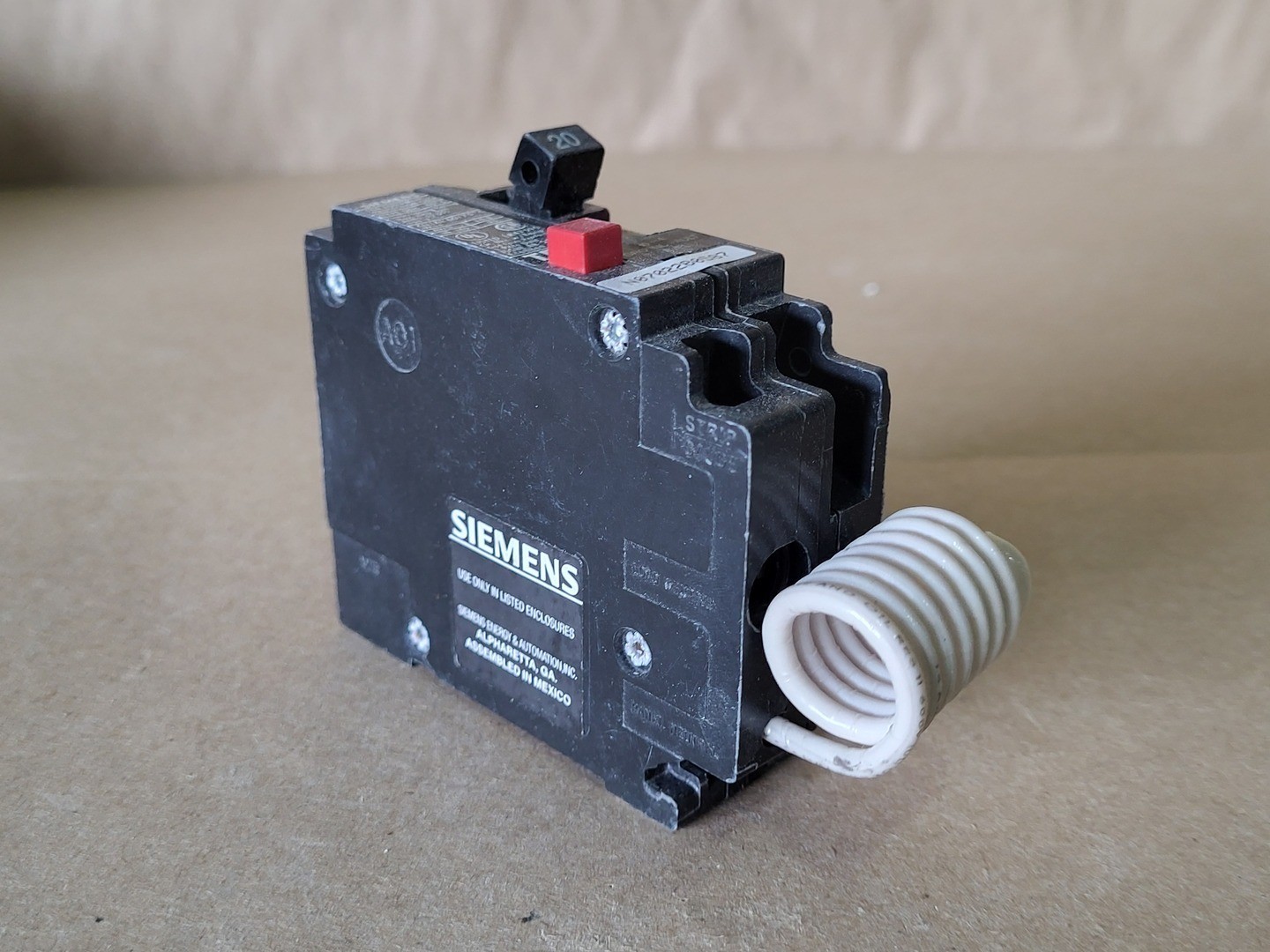 SURPLUS NEW SIEMENS QE120H 20 Amps 1-Pole 120 volts Circuit Breaker – Parts