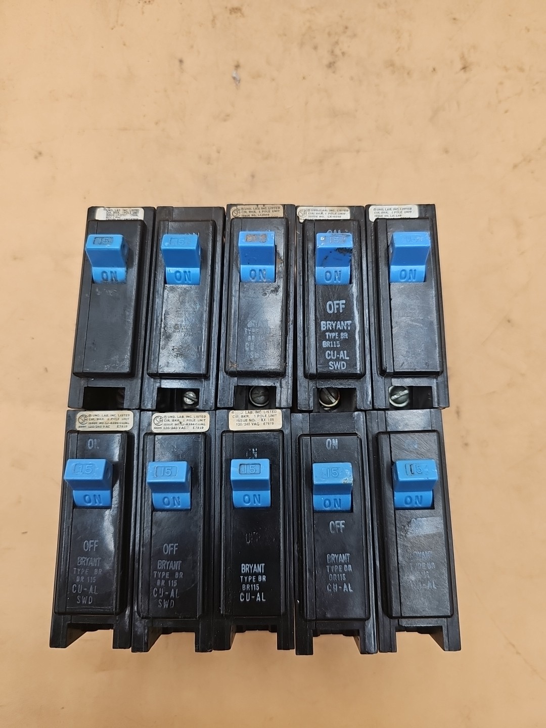 LOT OF 10 Bryant BR115 1 Pole 15 AmpType BR Plug On Circuit Breakers