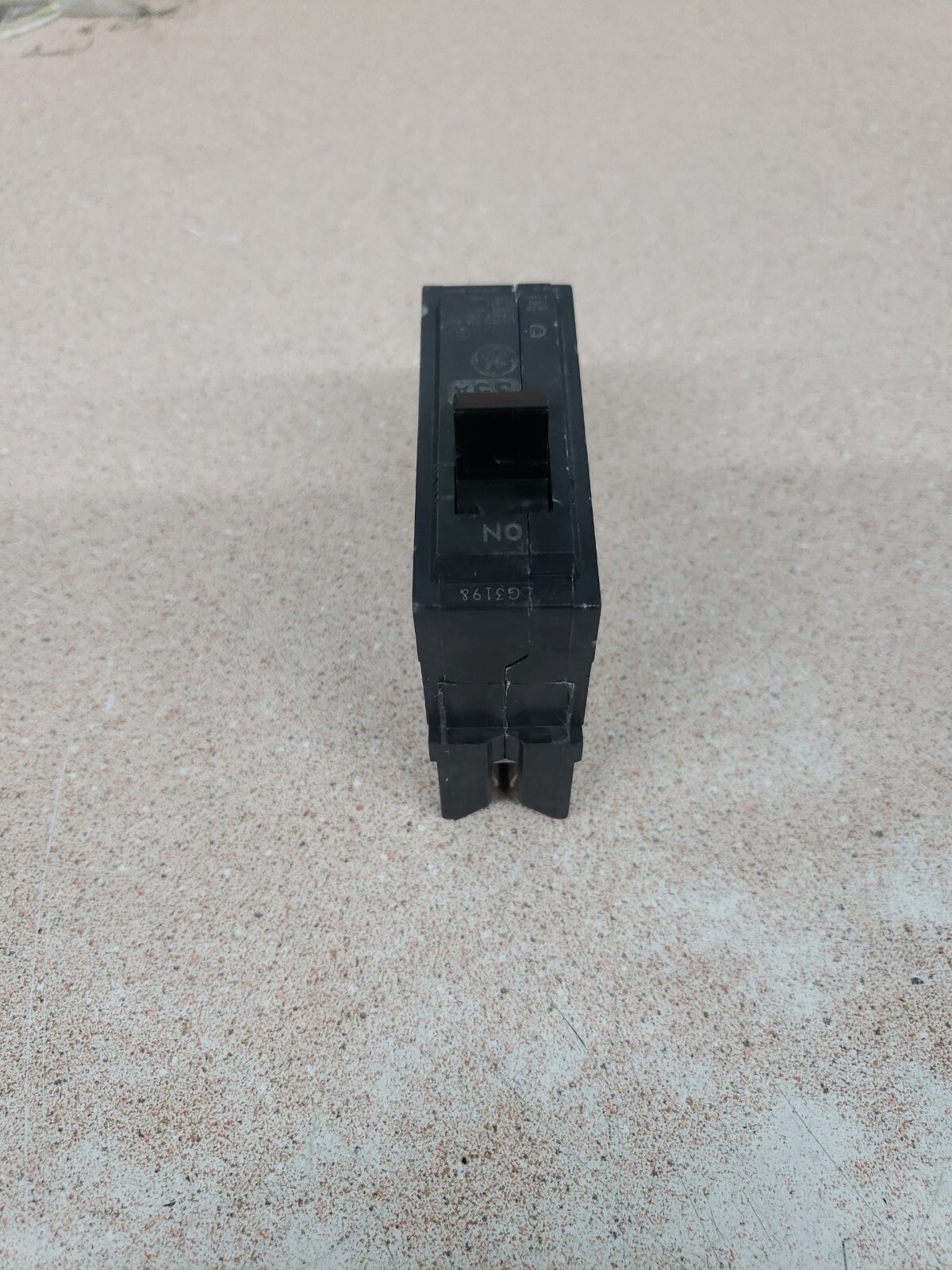 General Electric TYPE THQL THQL1135 35 AMP 1 Pole 240VA GROVE breaker New Type!