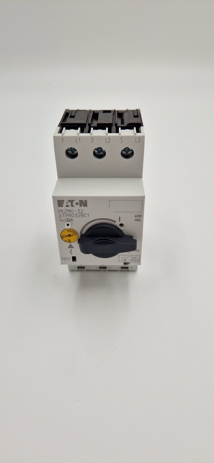 EATON Thermal Magnetic Circuit Breaker Motor Protect PKZM0-32 3 pole US in Stock