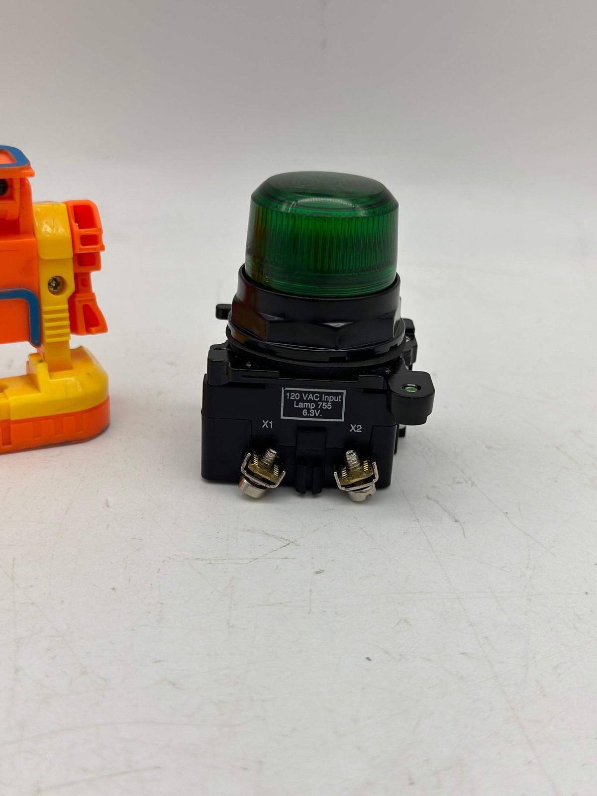 Eaton Cutler-Hammer E34TB120H3X Indicator Light, Green *Lot of (2)* (No Box)