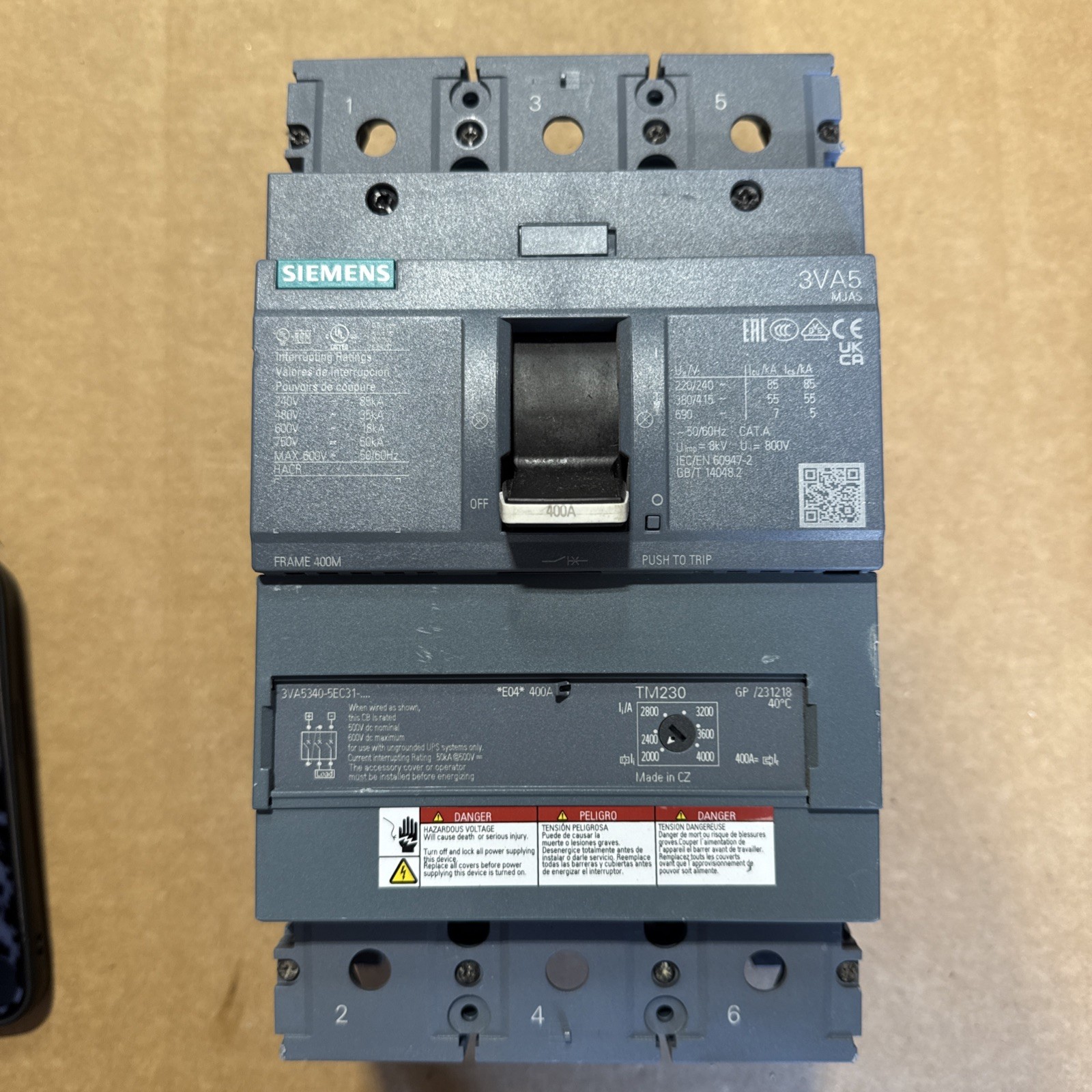 Surplus Siemens 3VA5340-5EC31-0AA0 Siemens 3VA5340-5EC31-0AA0 3 POLE