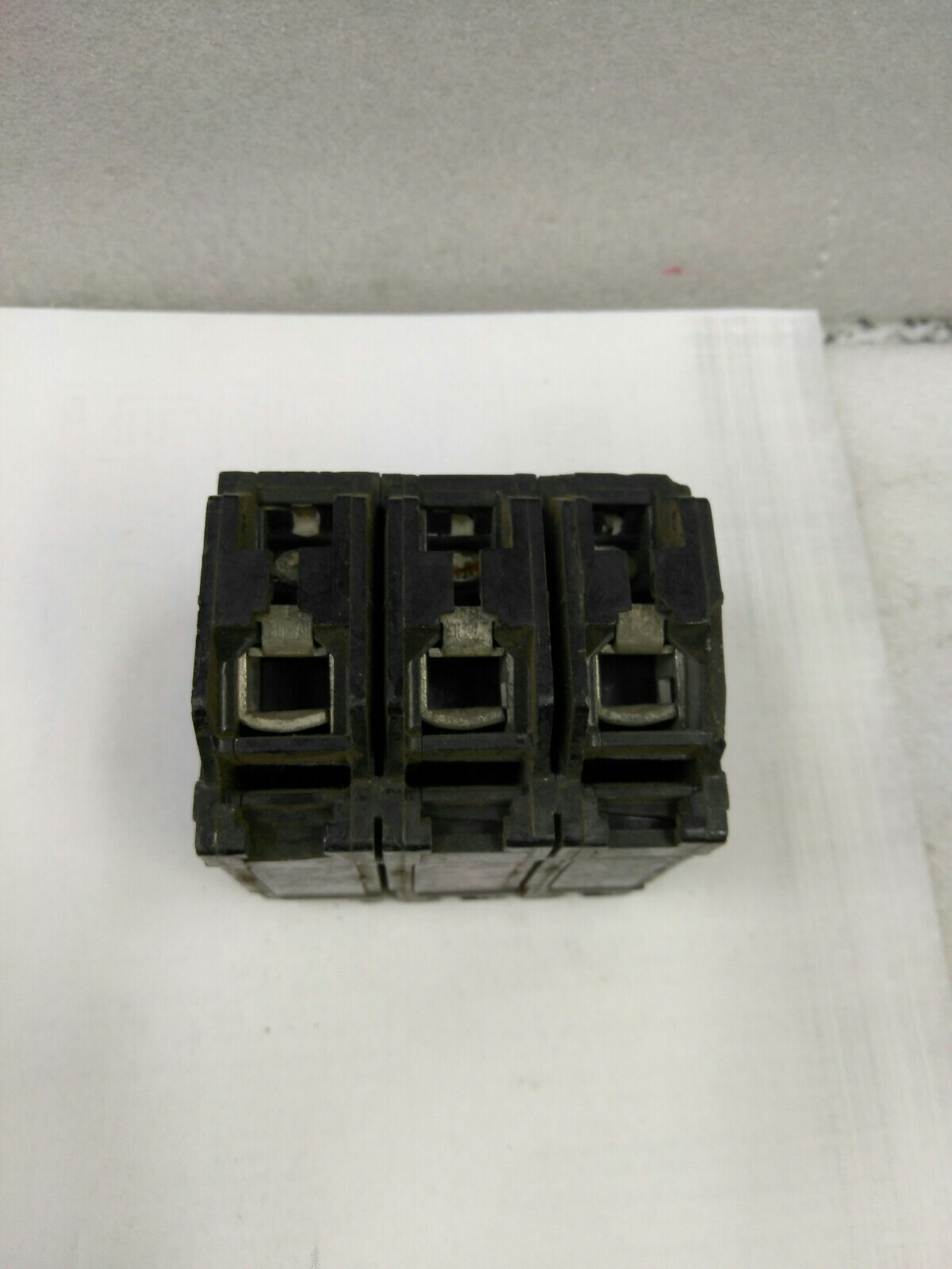 GE TQL32020 3P 20A 240VA Plug-In, GROVE Model TQL-AC Breaker CHIPS (14CB3