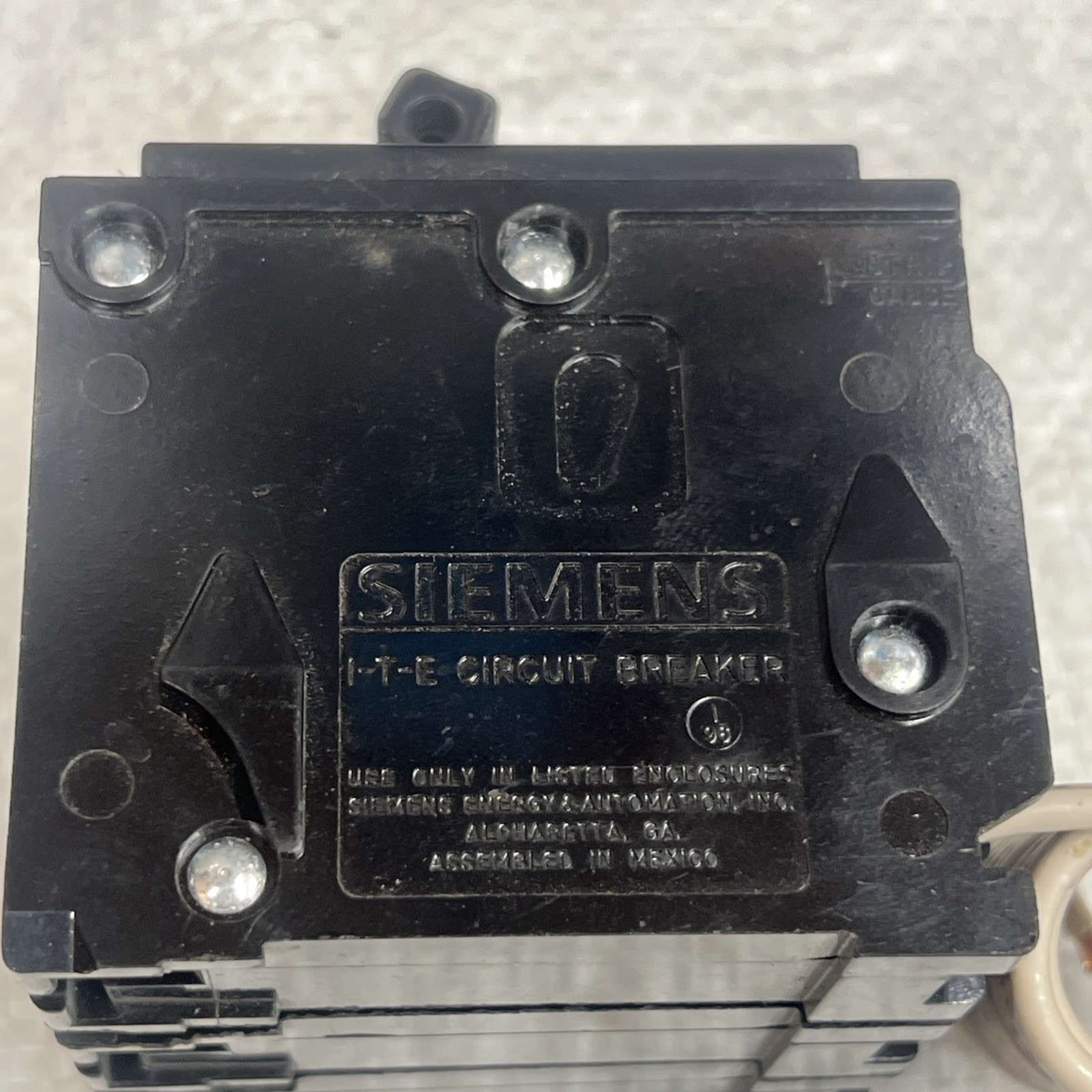 ite 60AMP ,3POLE TYPE QP SHUNT TRIP PLUG IN CIRCUIT BREAKER