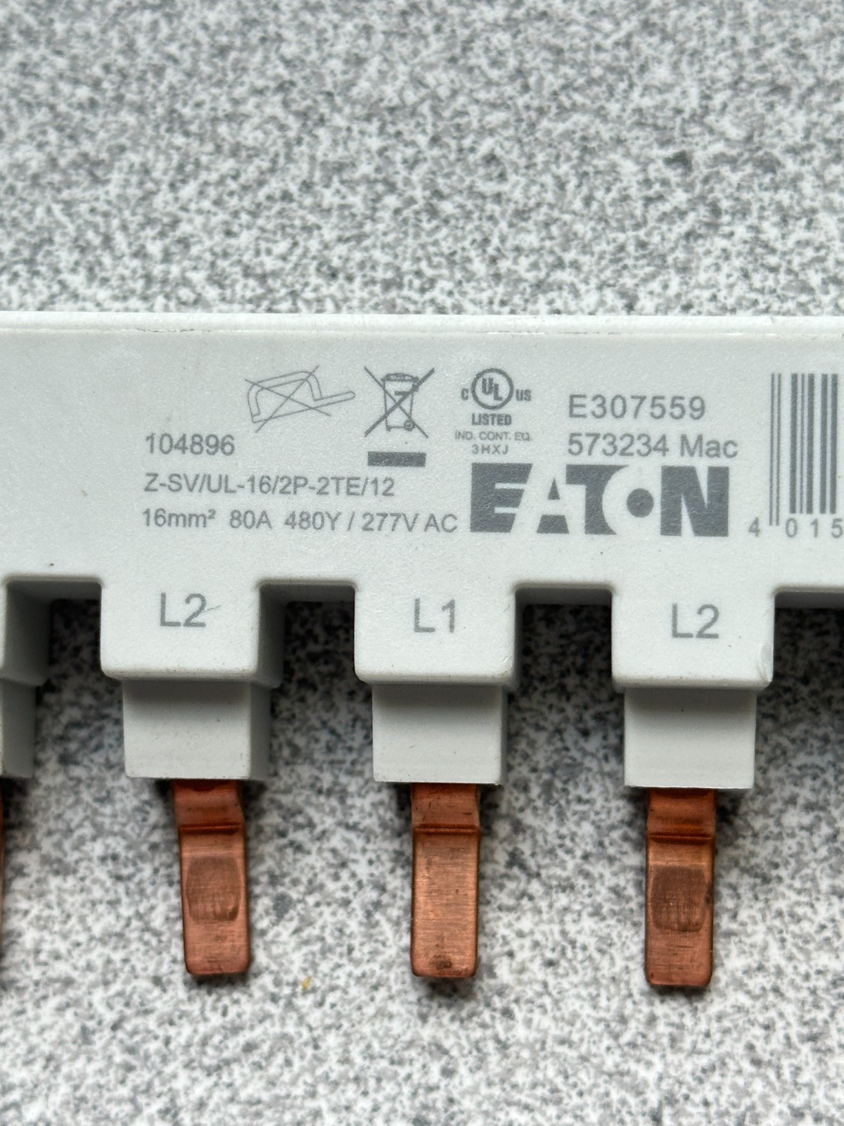 NEW Eaton Z-SV/UL-16/2P-2TE/12 Bus bar, 12 Terminals, 480V, 80A, 2P, 2PH