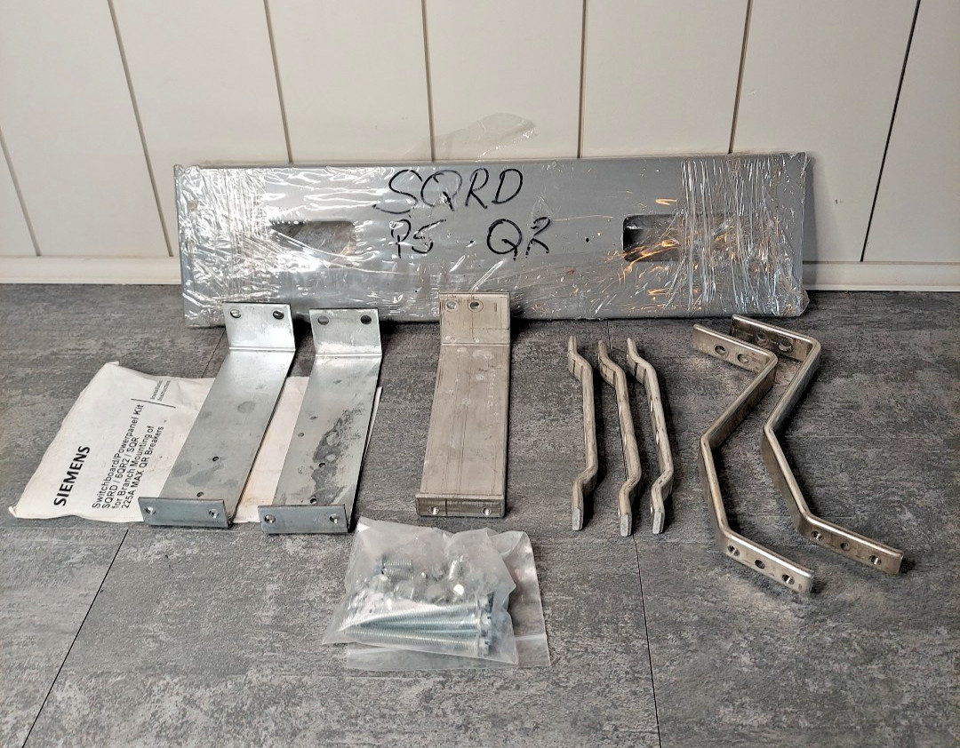 Siemens SQRD Switchboard/ Powerpanel Kit SQRD/ 6QR2/ SQR Branch Mount