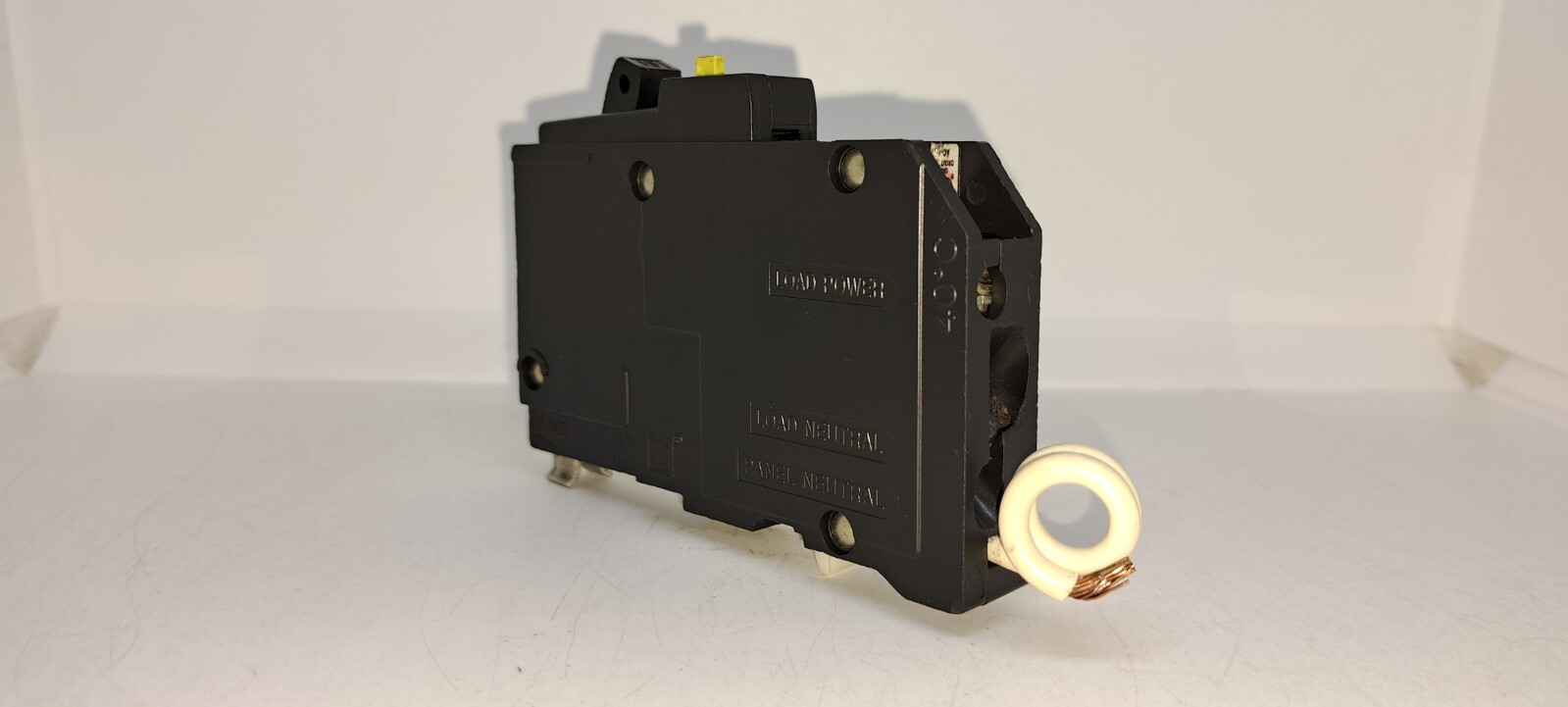 Square D QO115GFI 15 Amp 1 Pole 120V Ground Fault Circuit Breaker Flaw