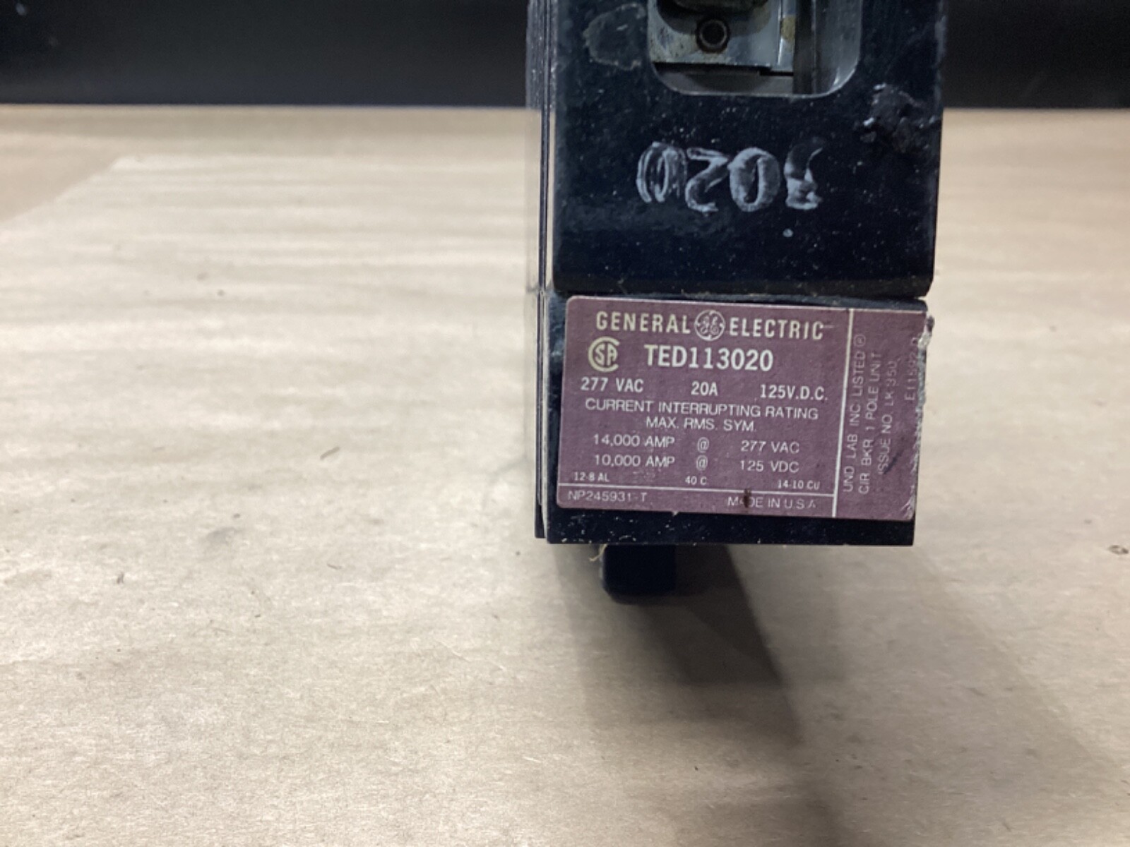 GENERAL ELECTRIC TED113020 277 VAC 20 A 1 P C. BREAKER #139F87PR6*CO