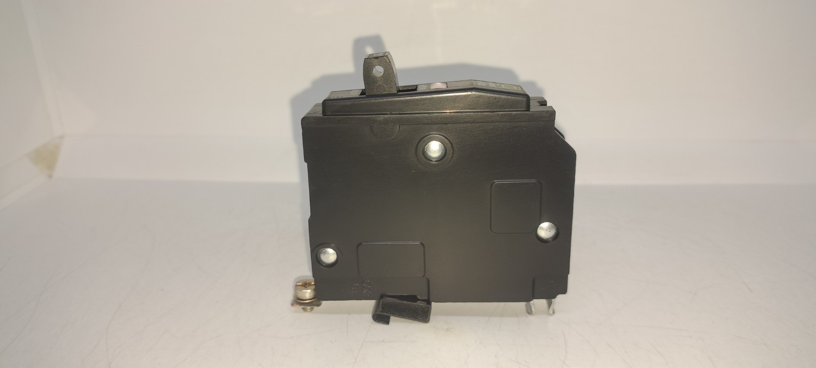Square D QOB115 15 AMP 1 POLE 120/240V Bolt-on Circuit Breaker Yellow Face NEW