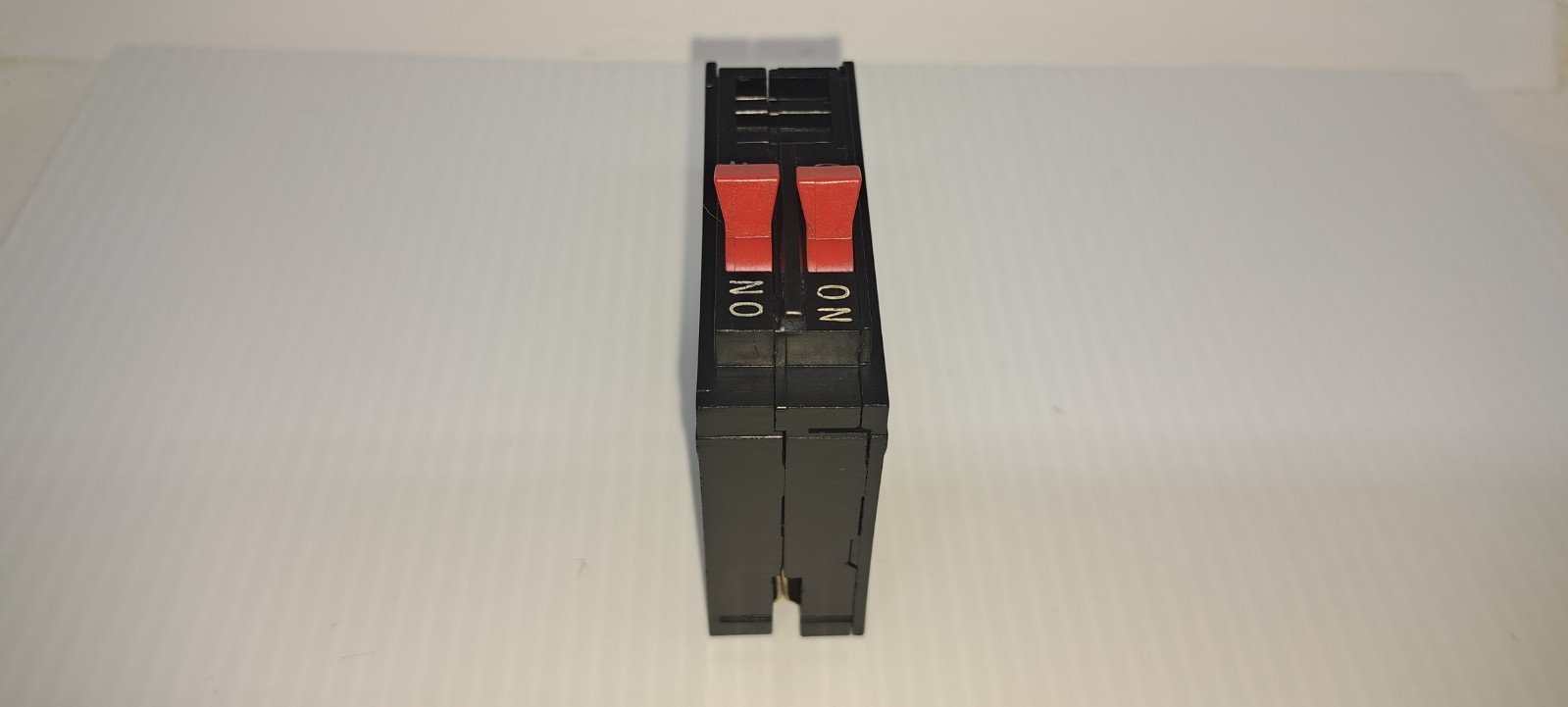 Bryant BR 20-20 BR2020 20 Amp 1 Pole Circuit Breaker Type BRD 120V Flaw