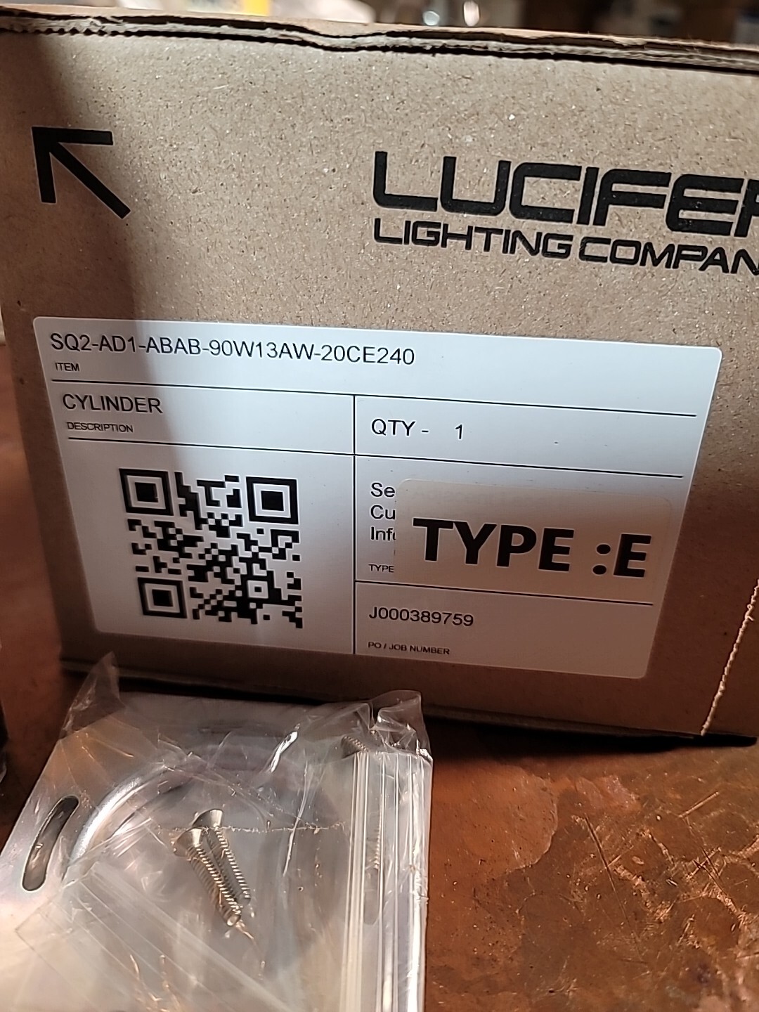 Lucifer Squilinder SQ2-ABAB-90W13AW-20CE240 Architectual Bronze