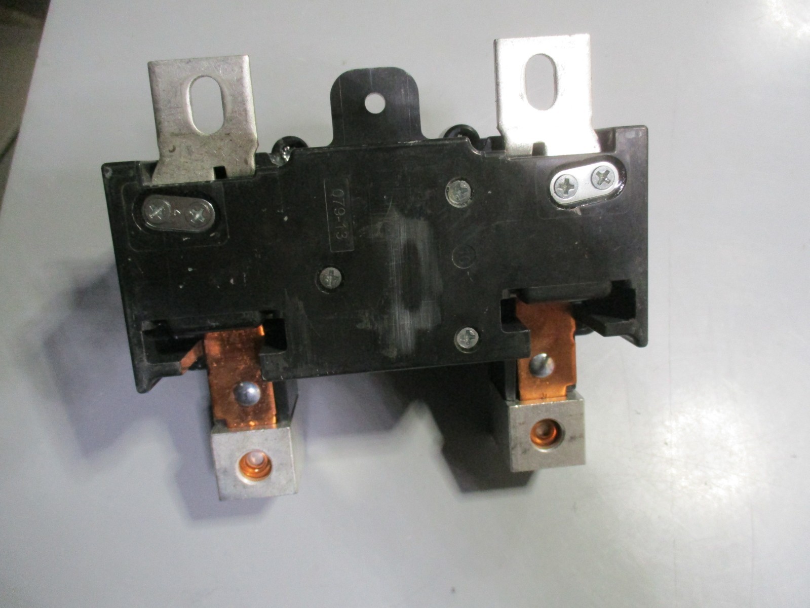 Square D 2 Pole 200 Amp Main Circuit Breaker 120/240 V 50/60 Hz QOM2200VH