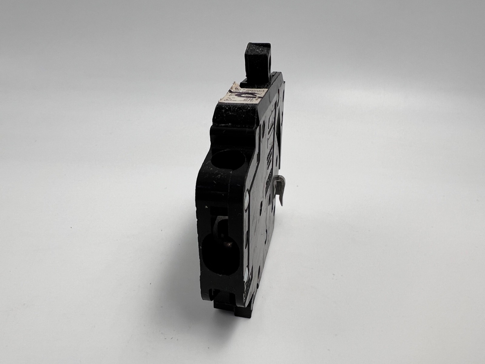 Crouse-Hinds MH115R 15Amp 120v Circuit Breaker Right Hook
